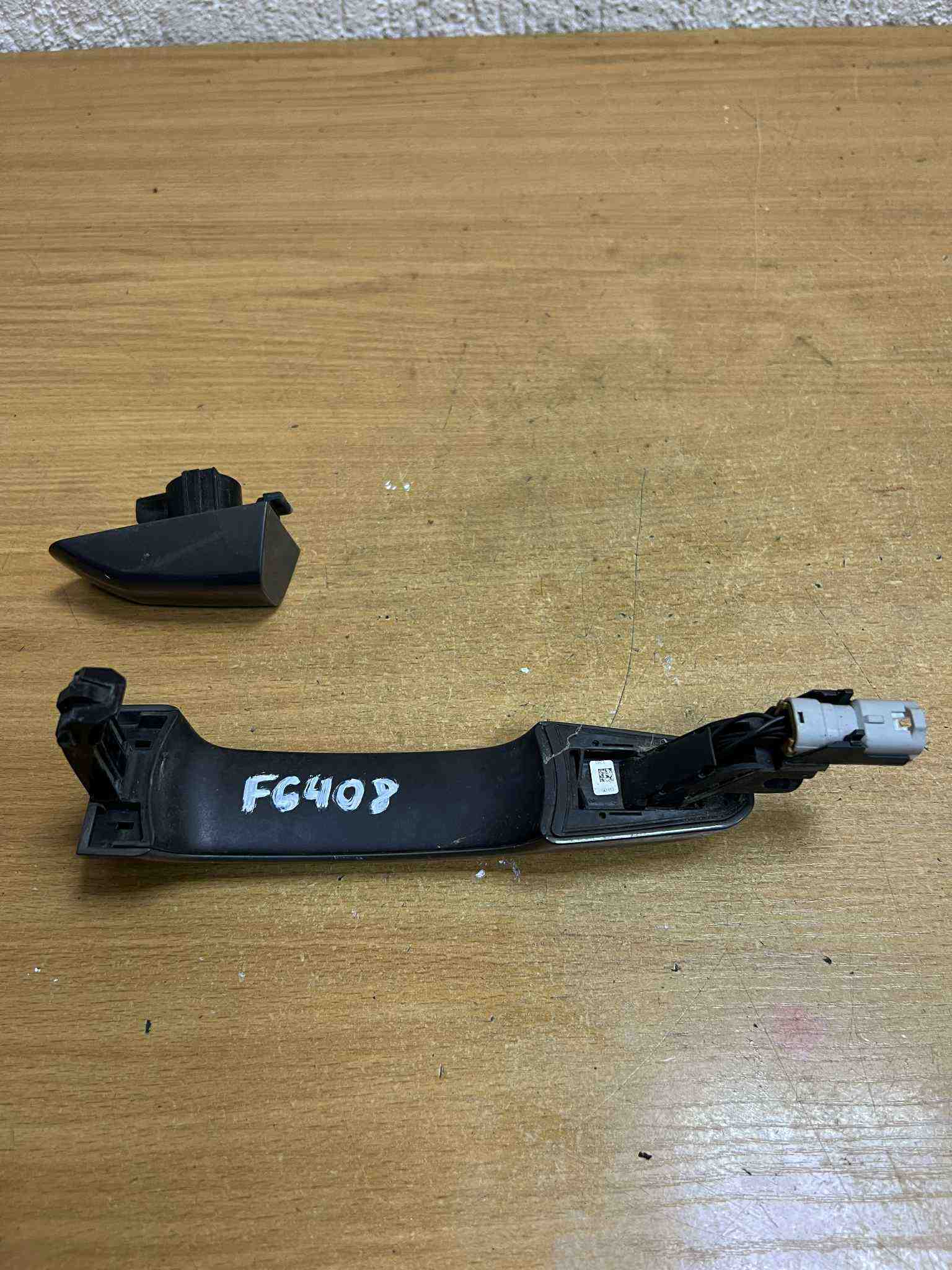 LAND ROVER Range Rover Evoque L538 (1 gen) (2011-2020) Bakre vänstra dörrens yttre handtag BJ32224A44,#F6408 32405279
