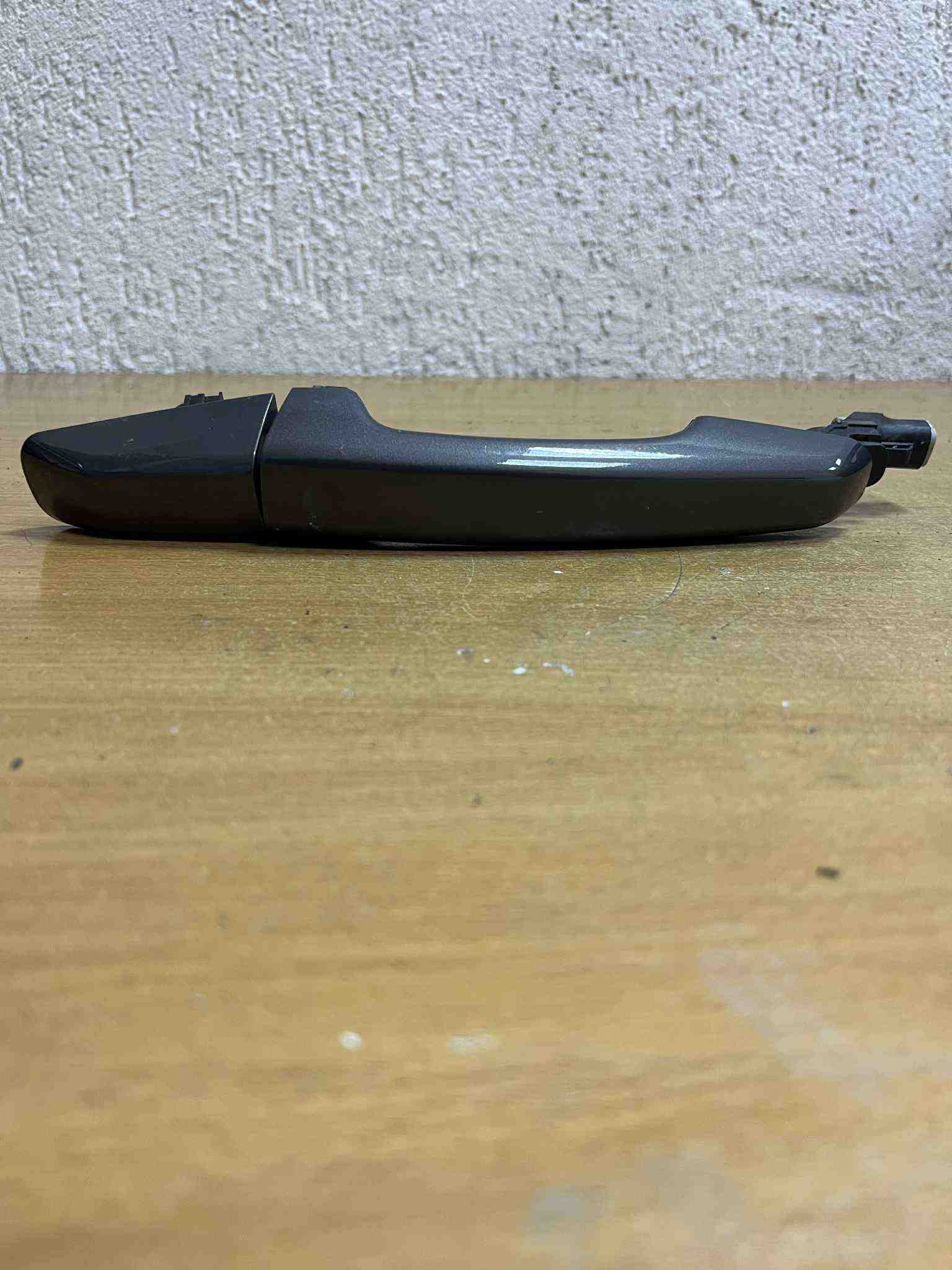 LAND ROVER Range Rover Evoque L538 (1 gen) (2011-2020) Bakre vänstra dörrens yttre handtag BJ32224A44,#F6408 32405279