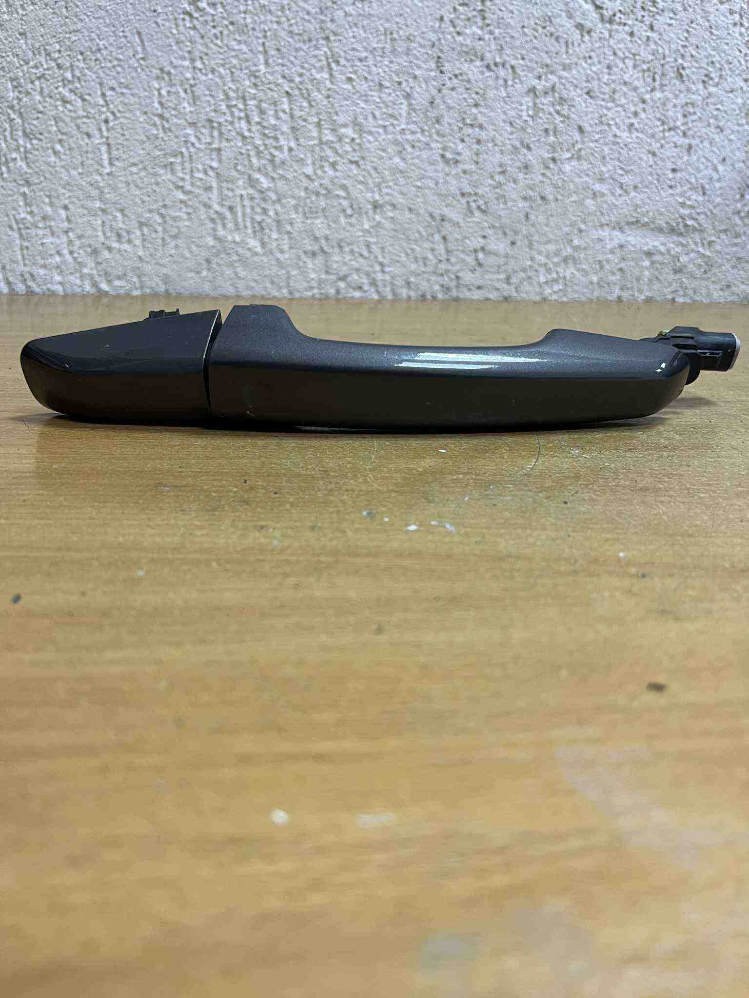 LAND ROVER Range Rover Evoque L538 (1 gen) (2011-2020) Bakre vänstra dörrens yttre handtag BJ32224A44,#F6408 32405279