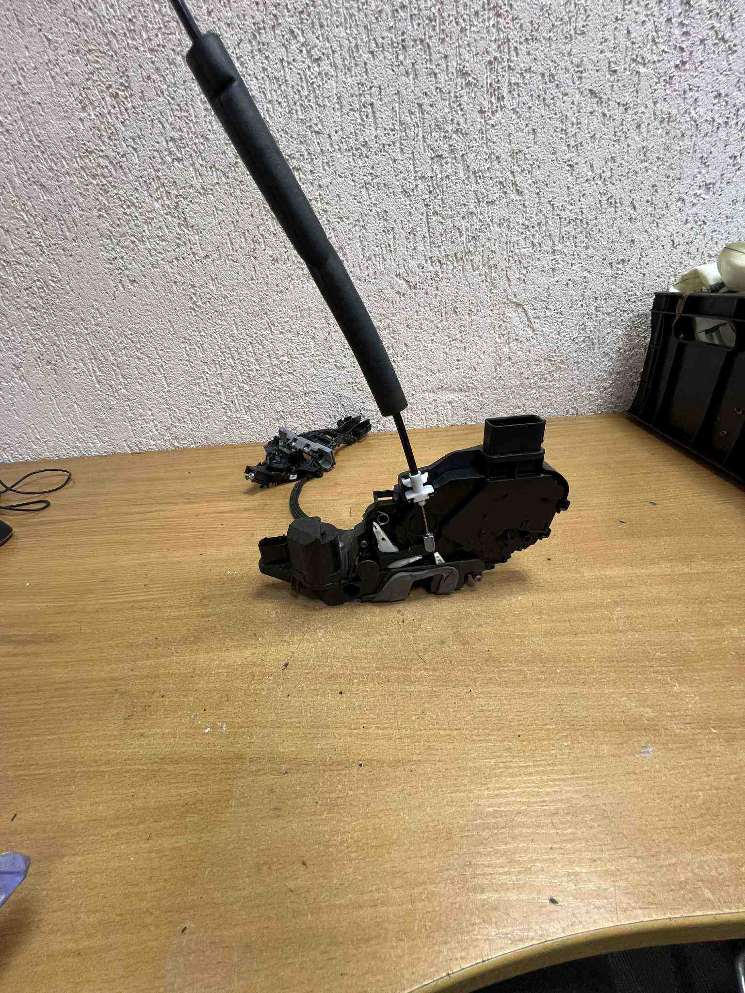 LAND ROVER Range Rover Evoque L538 (1 gen) (2011-2020) Left Side Sliding Door Exterior Handle EJ32203A29AC,#F6441 32423536