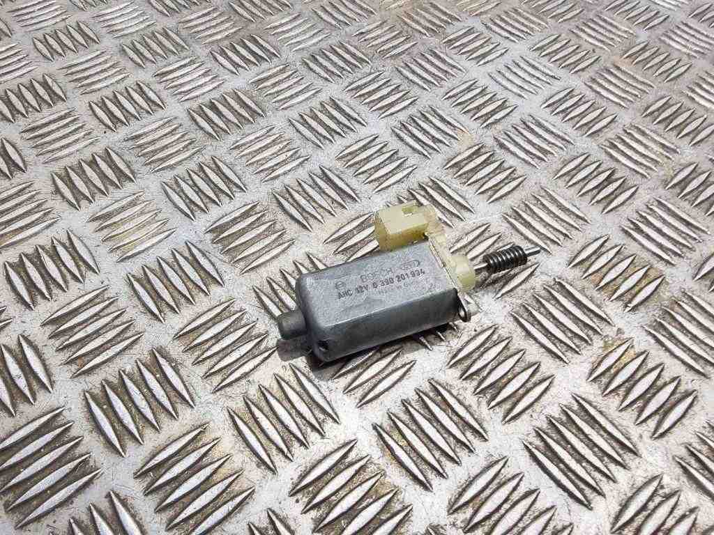 BMW 7 Series E65/E66 (2001-2008) Front Left Seat Control Motor 0390201994 32480027