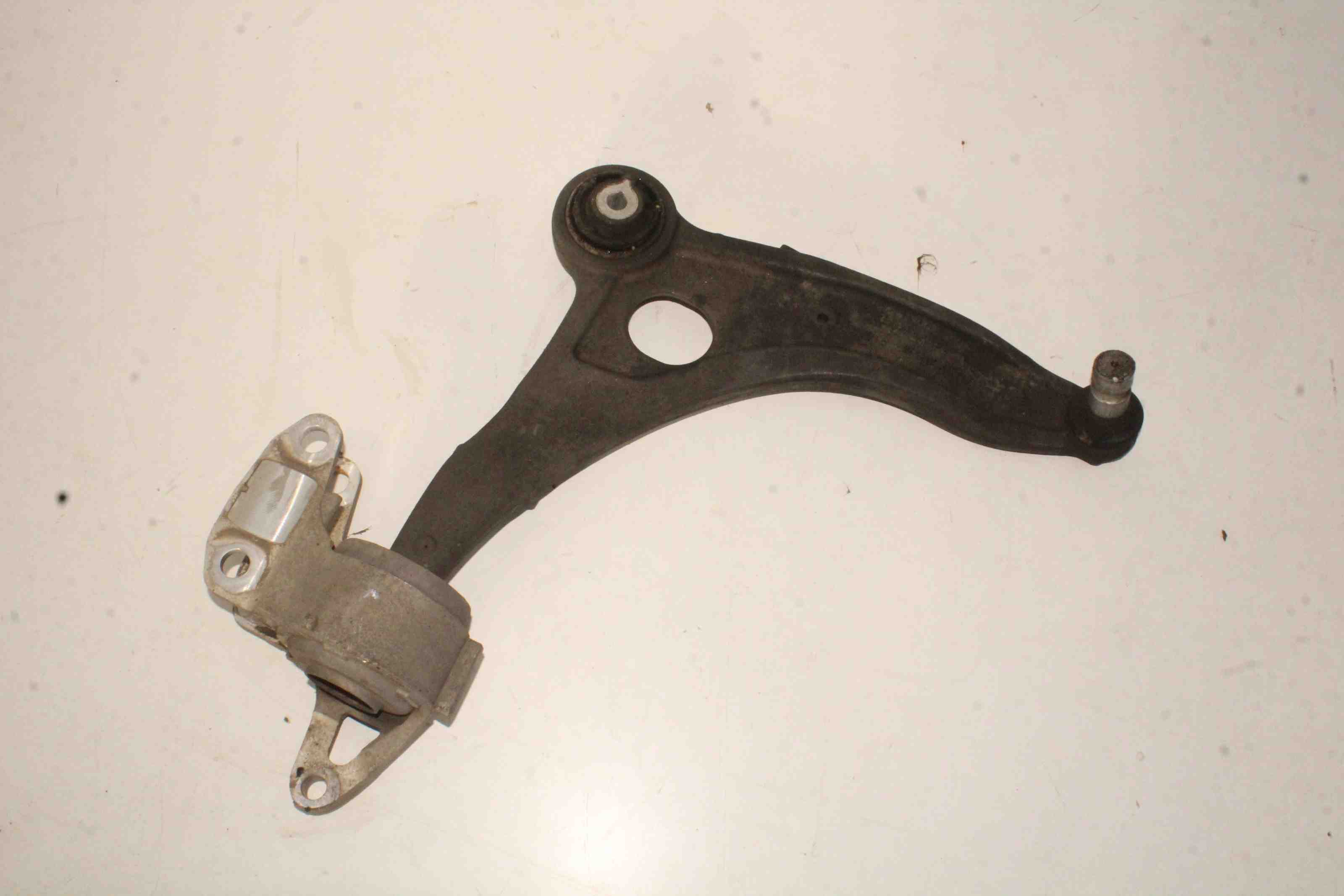 LAND ROVER Range Rover Evoque L551 (2 gen) (2018-2024) Front Right Arm K8D23A052 32401534