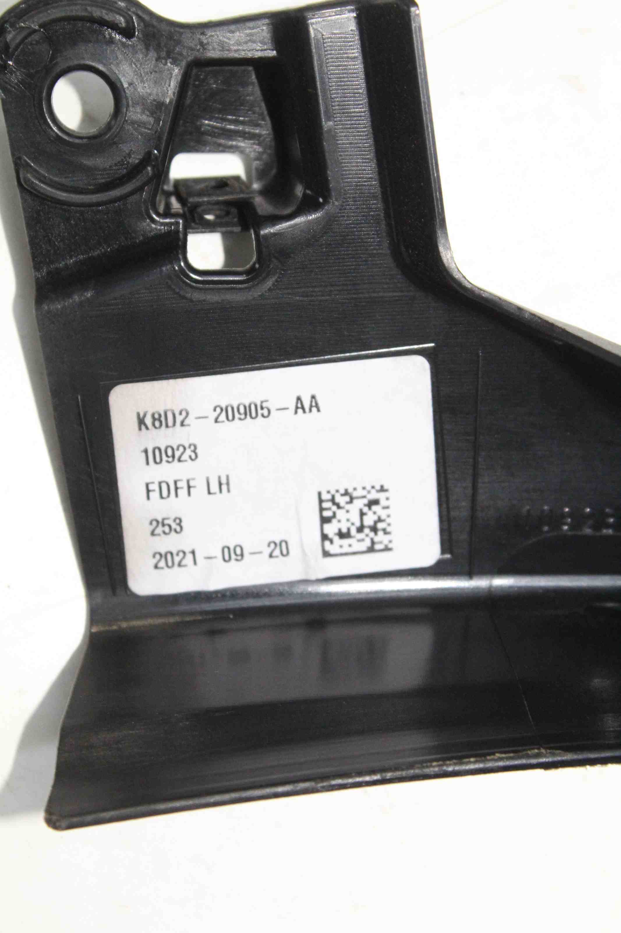 LAND ROVER Range Rover Evoque L551 (2 gen) (2018-2024) Vänster främre dörrpanel K8D2-20905-AA 32405277