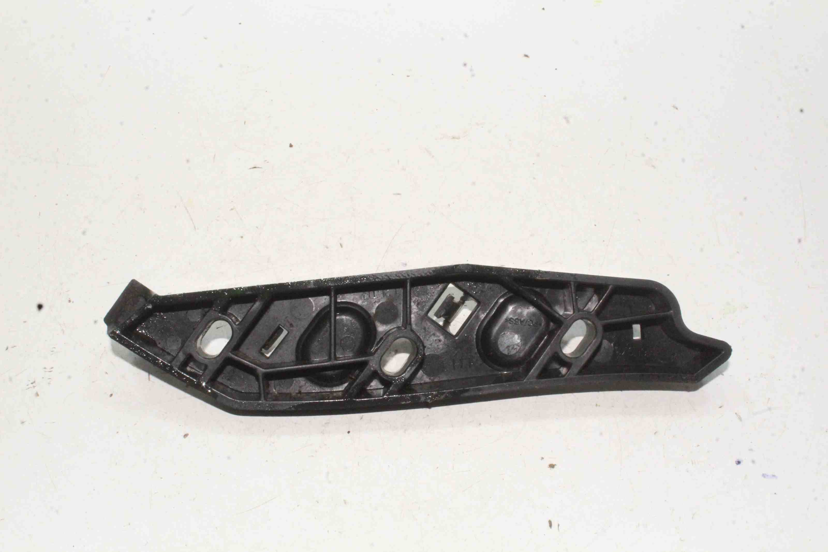 LAND ROVER Range Rover Evoque L551 (2 gen) (2018-2024) Front Left Bumper Bracket K8D2-16F073-AB 32405727