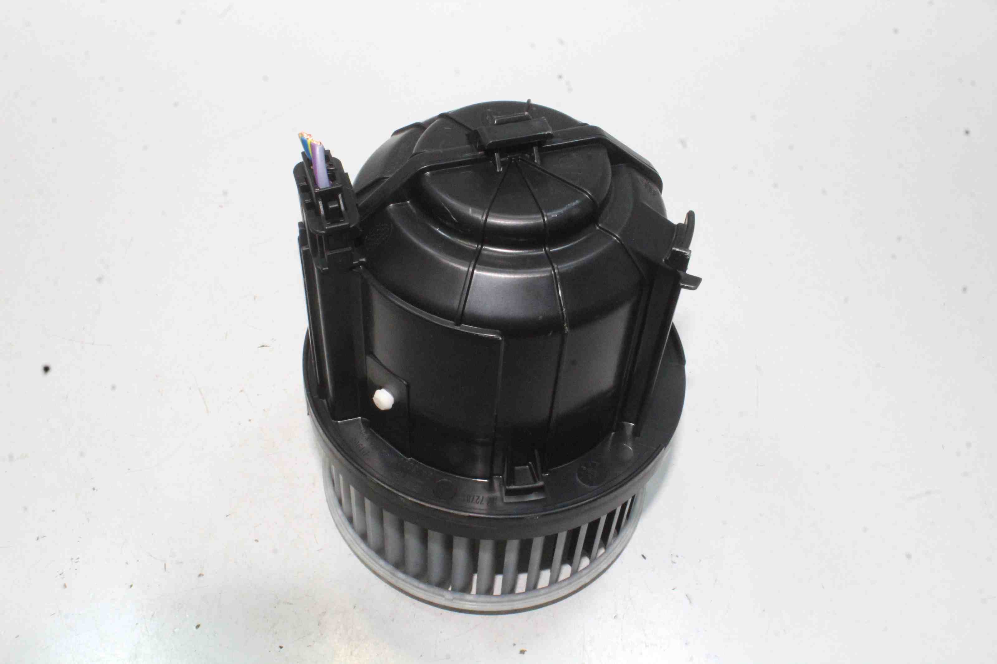 LAND ROVER Range Rover Evoque L551 (2 gen) (2018-2024) Sildītāja ventilators HR095003 32407673