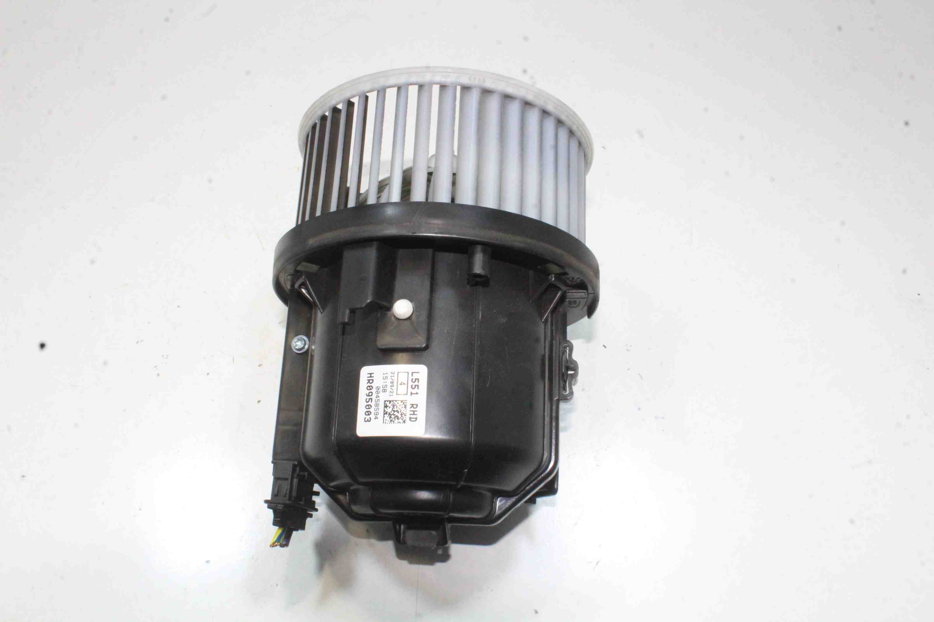 LAND ROVER Range Rover Evoque L551 (2 gen) (2018-2024) Sildītāja ventilators HR095003 32407673