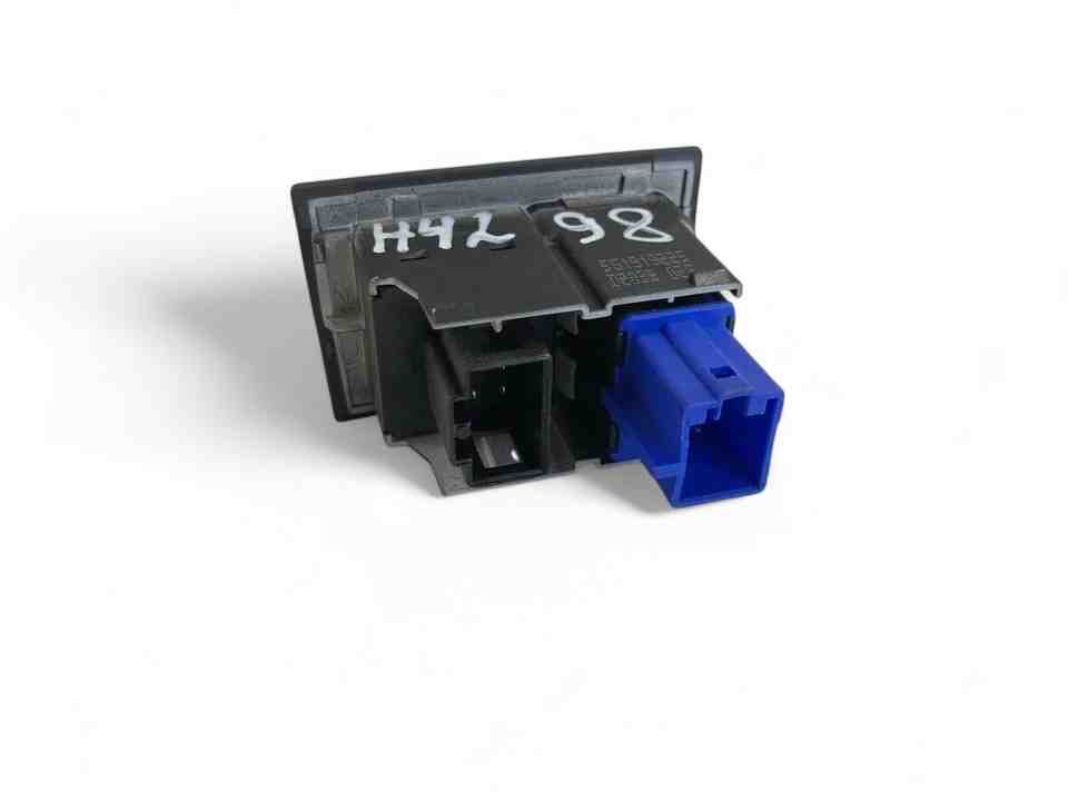 VOLKSWAGEN Golf 7 generation (2012-2024) кнопка опасности 561919225 32395325