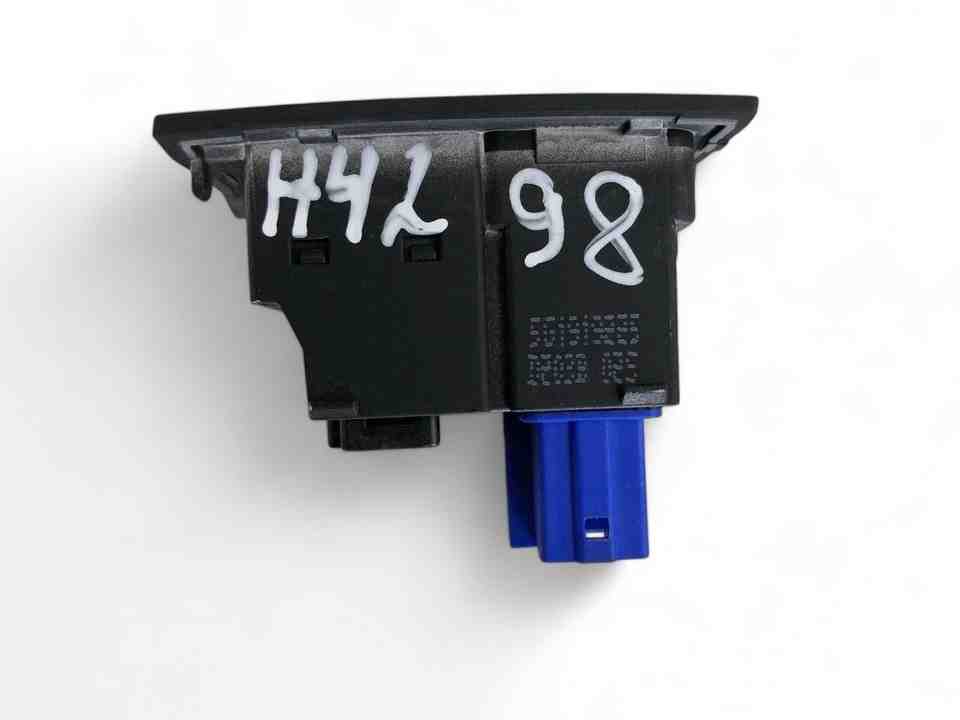 VOLKSWAGEN Golf 7 generation (2012-2024) кнопка опасности 561919225 32395325
