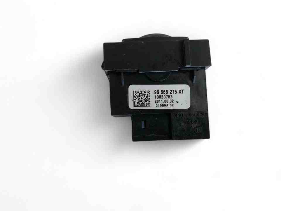 PEUGEOT 508 1 generation (2010-2020) Переключатель кнопок 96666215XT 32395588