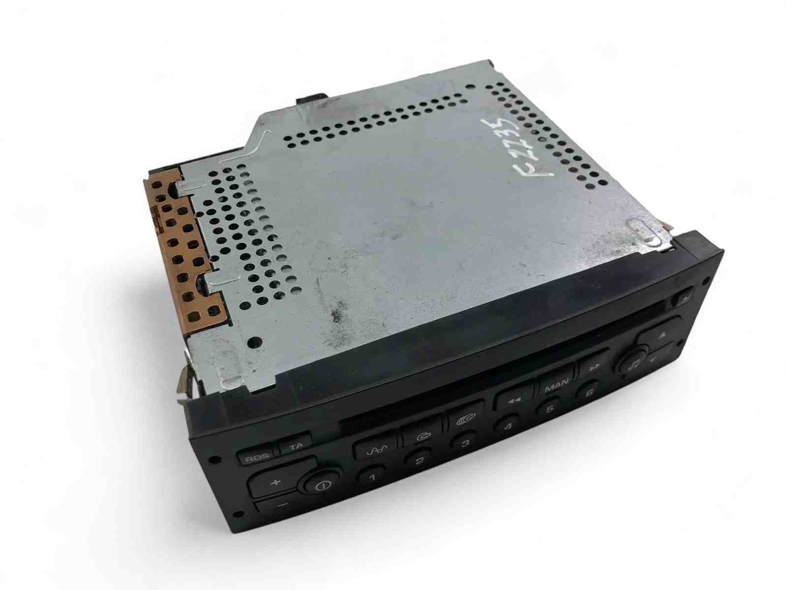 PEUGEOT 307 1 generation (2001-2008) Mūzikas atskaņotājs bez GPS/navigācijas 96545978 32400263