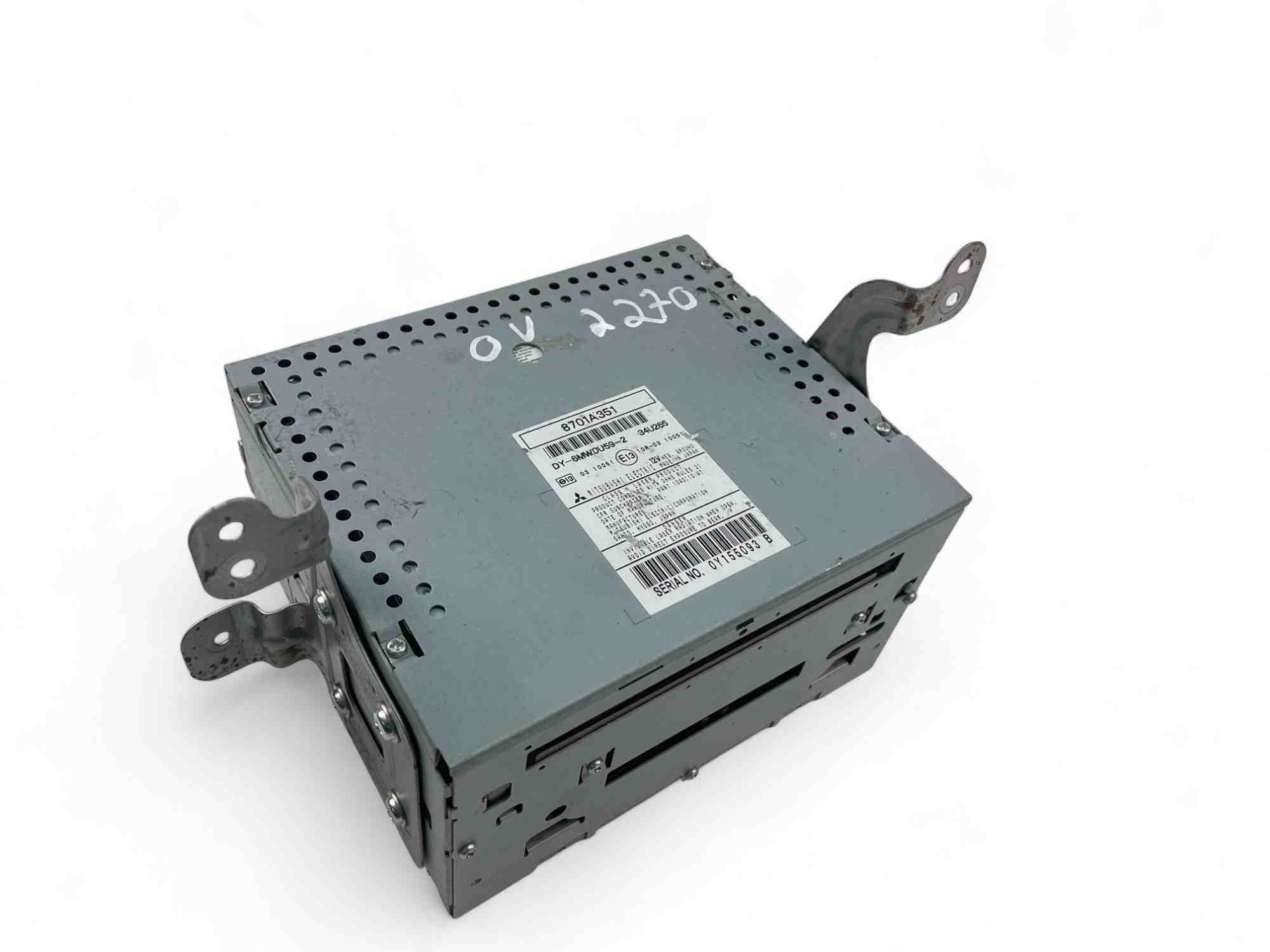 MITSUBISHI Lancer VIII (1995-2000) Musikspelare med GPS 8701A351 32402255
