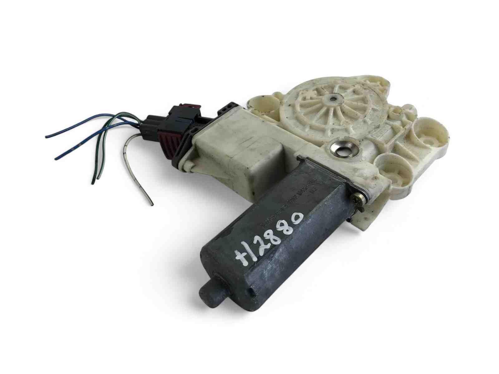 TOYOTA Avensis 2 generation (2002-2009) Priekšējo labo durvju logu pacelšanas motorīts 69820-05050 32412105