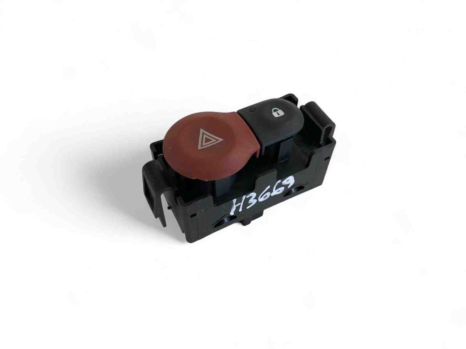 RENAULT Scenic 3 generation (2009-2015) кнопка опасности 32426337