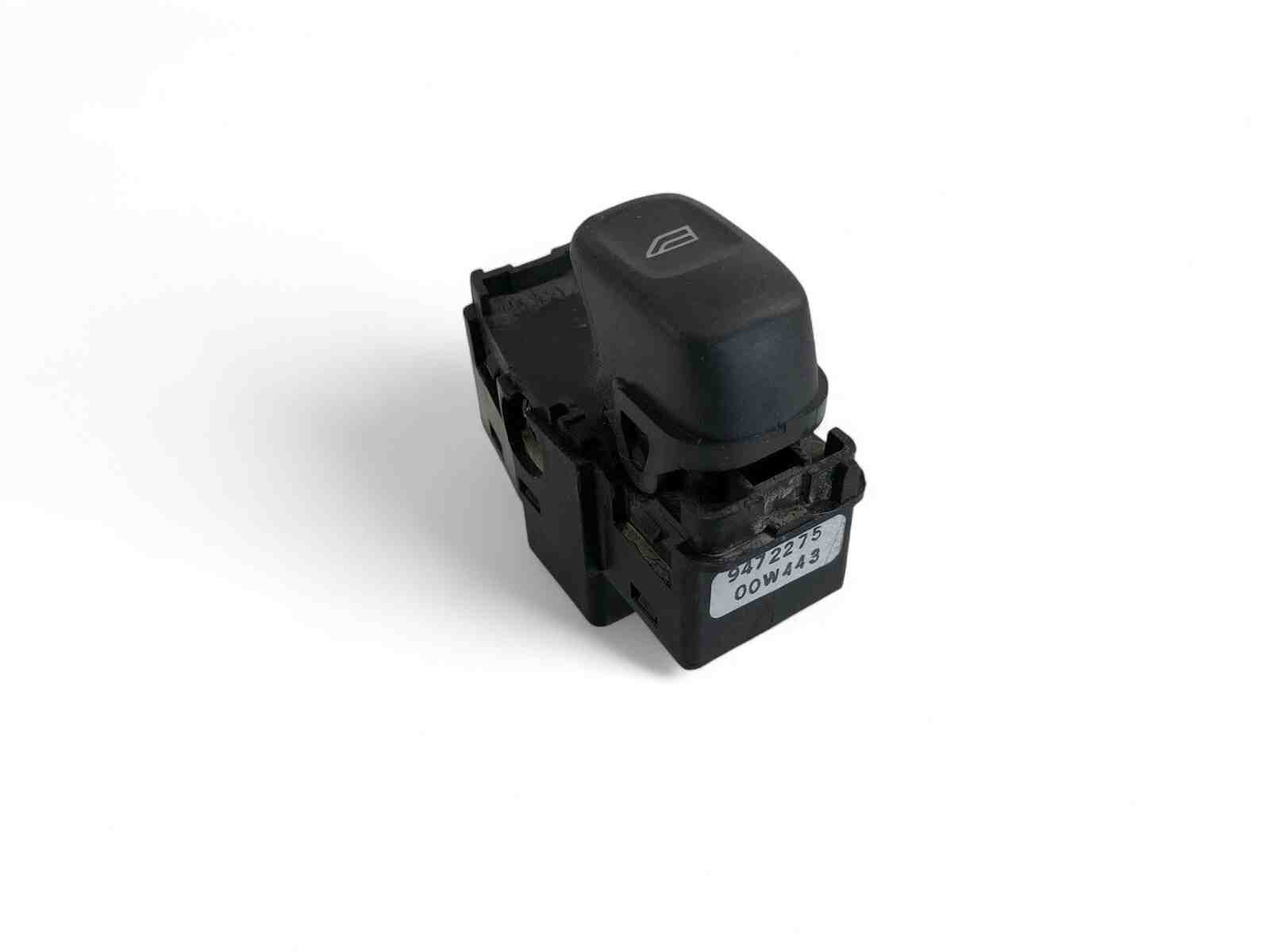VOLVO V70 2 generation (2000-2008) Front Right Door Window Switch 32426694