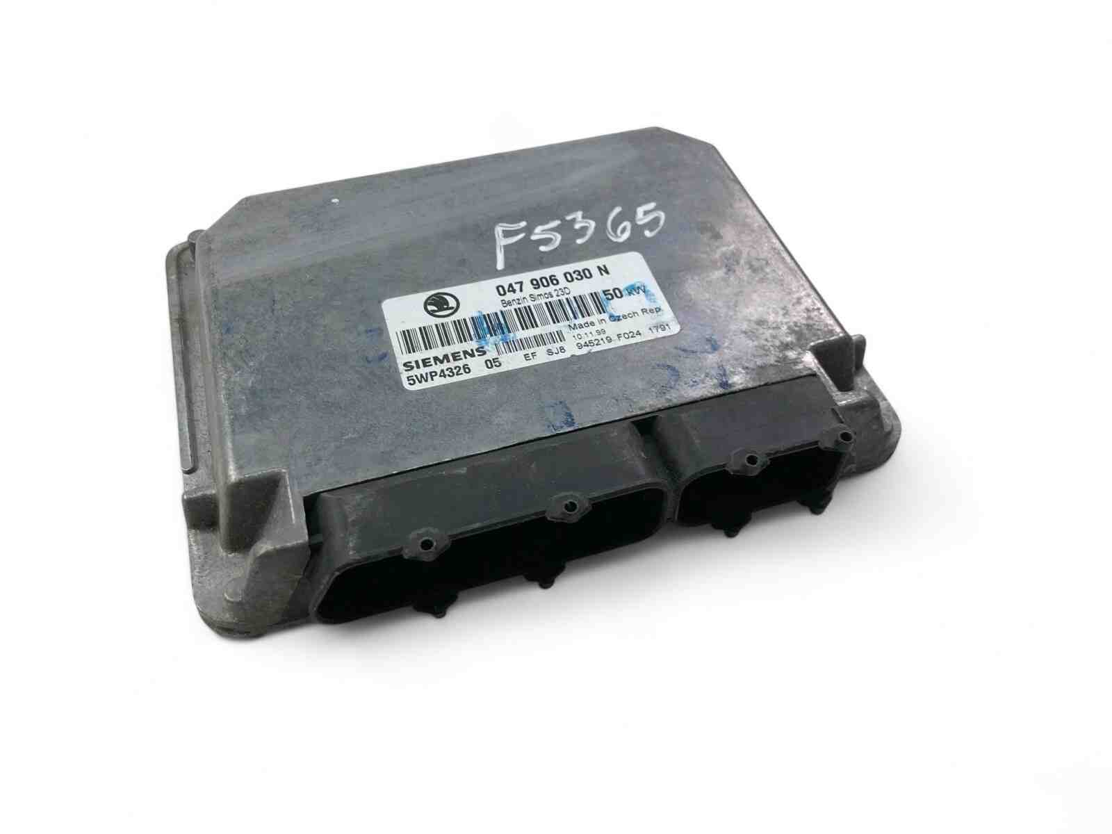 SKODA Felicia 1 generation (1994-2001) Блок управления двигателем 047906030N 32568106