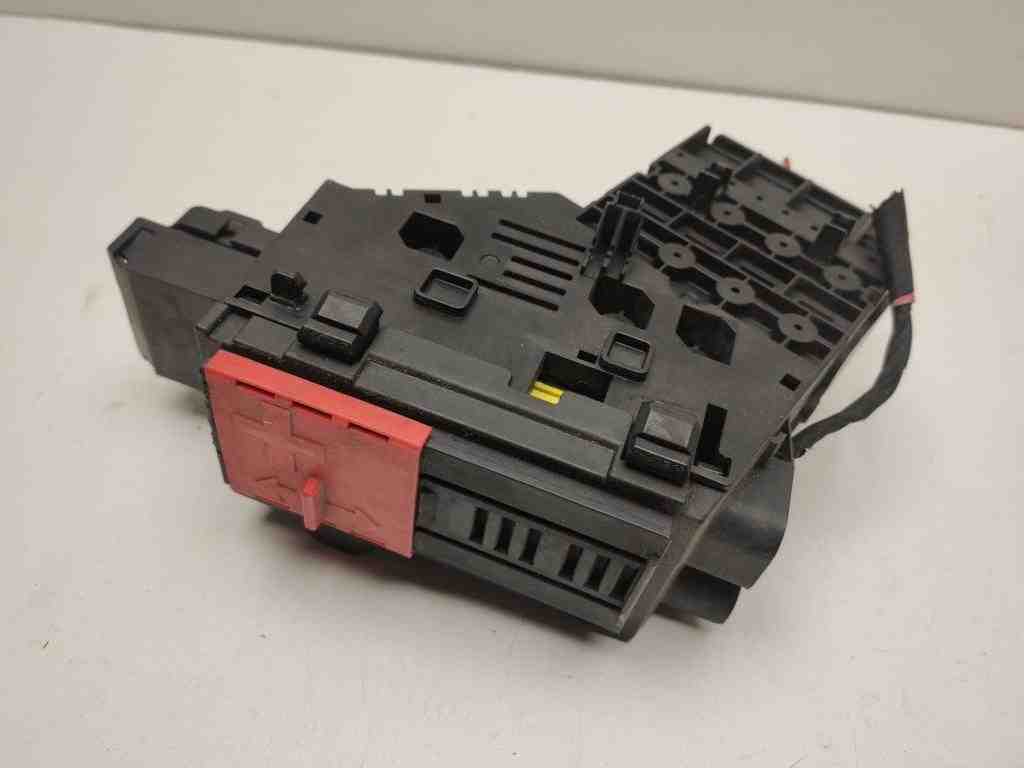 MERCEDES-BENZ M-Class W166 (2011-2015) Drošinātāju kārba A1665401550 32393326