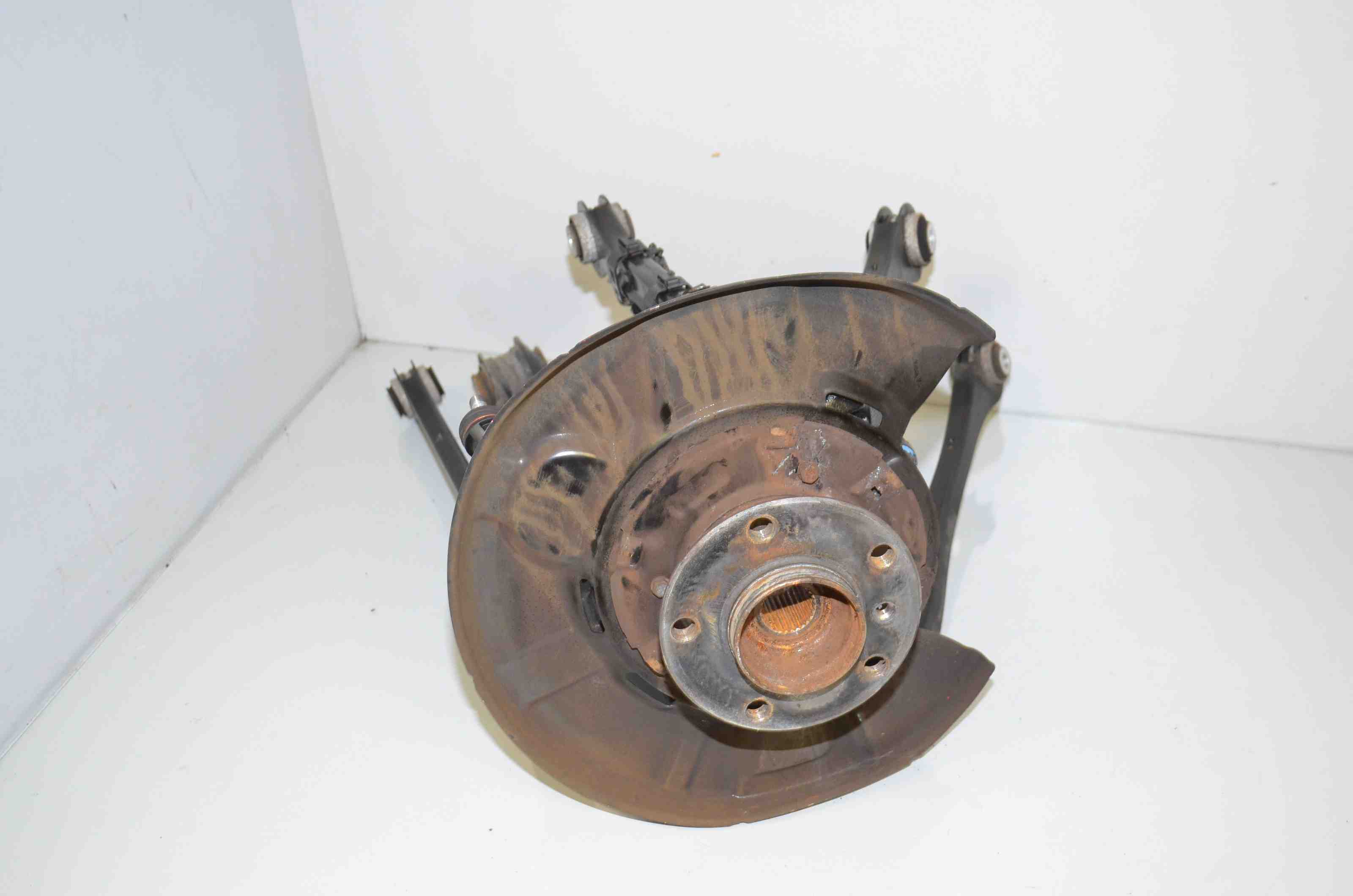 BMW 3 Series F30/F31 (2011-2020) Ступица задняя правая 33326792524,6792525,33326792525,33326884694,6884694,33326867540,6867540,6792540,33326792540,6792544,33326792544,33326792533,6792533,33326792535,6792535,33416867262,6867262,33416792369,6792369,6792524 30772209