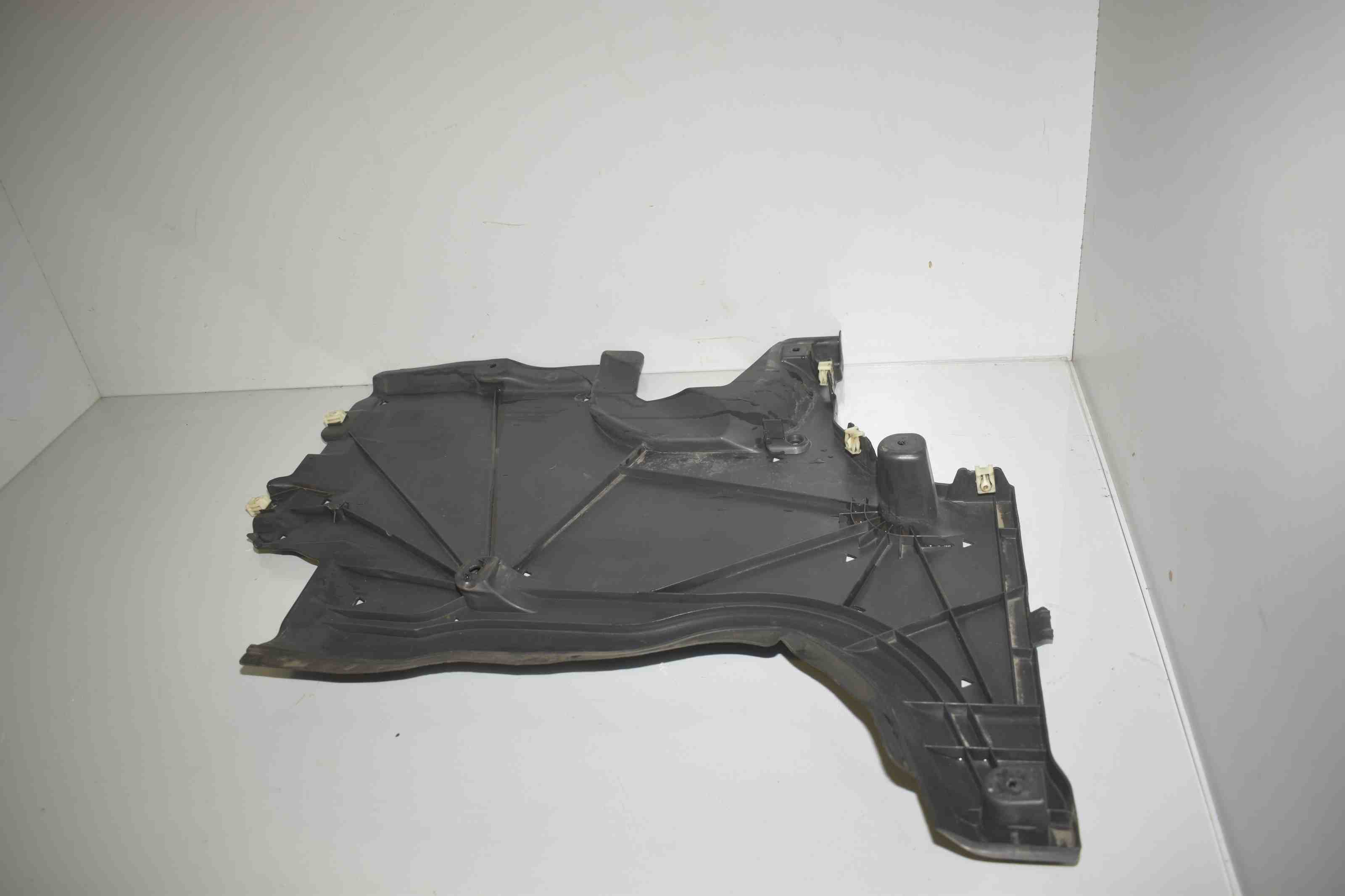 BMW 5 Series G30/G31 (2016-2023) Right Side Underbody Cover 7441180,51757441180 32203813