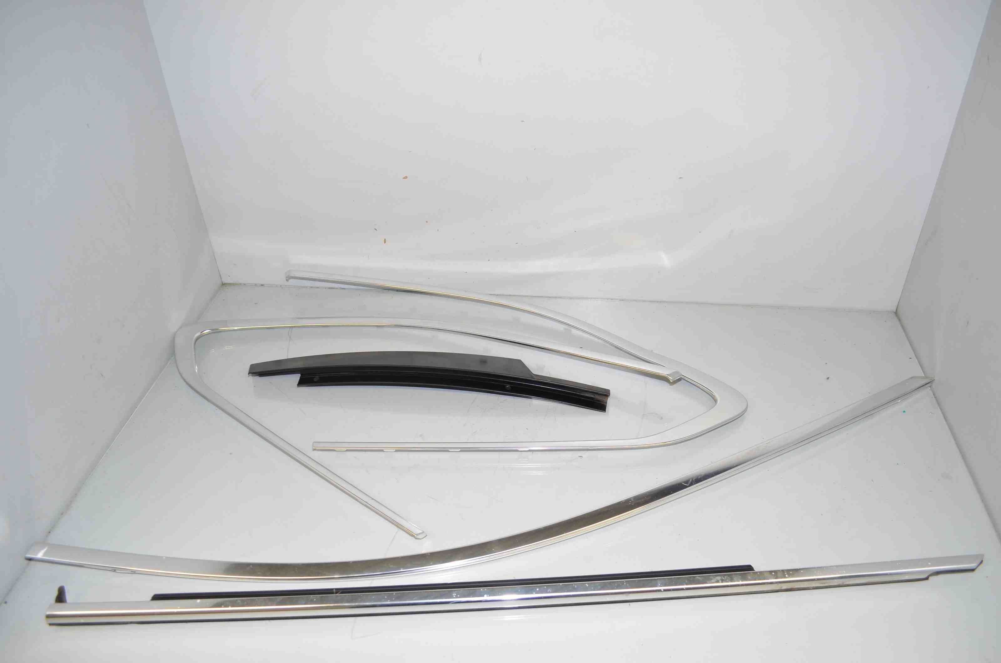 BMW 5 Series G30/G31 (2016-2023) Комплект внешней отделки 7336953,51337336953,7336956,51337336956,51335A58764,5A58764,7336958,51337336958,7337009,51377337009,7337010,51377337010 32383173
