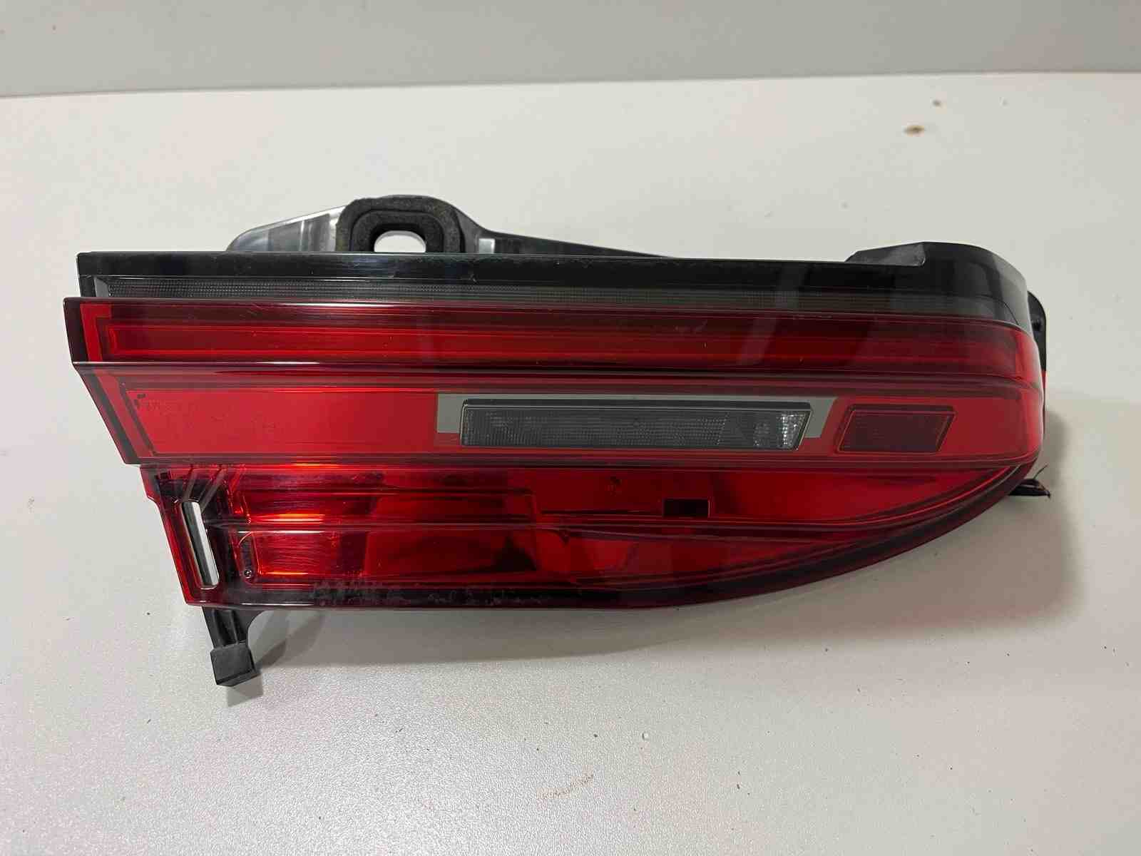 BMW 7 Series G11/G12 (2015-2023) Aizmugurējais kreisais lukturis bagāžniekā 7481199,9854643 32398238