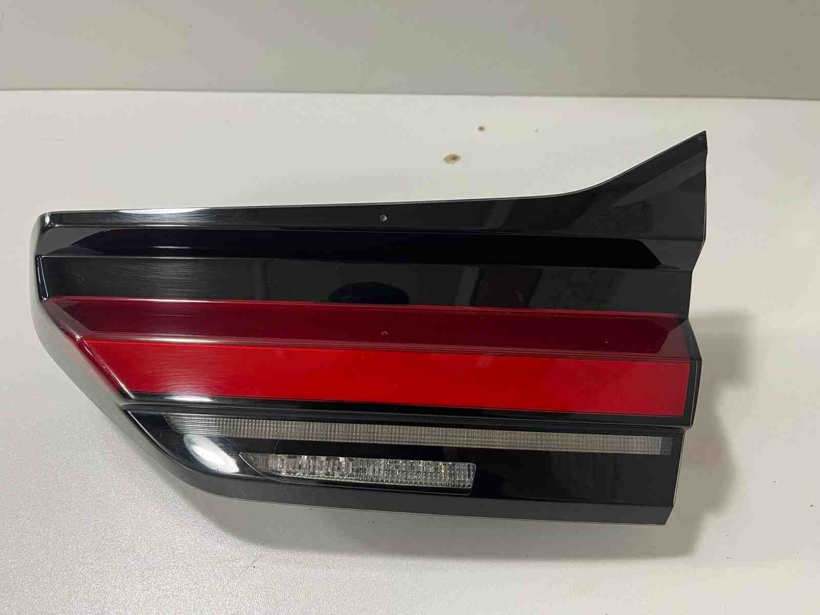 BMW 5 Series G30/G31 (2016-2023) Höger Baklucka Bakljus 8493830 32398413