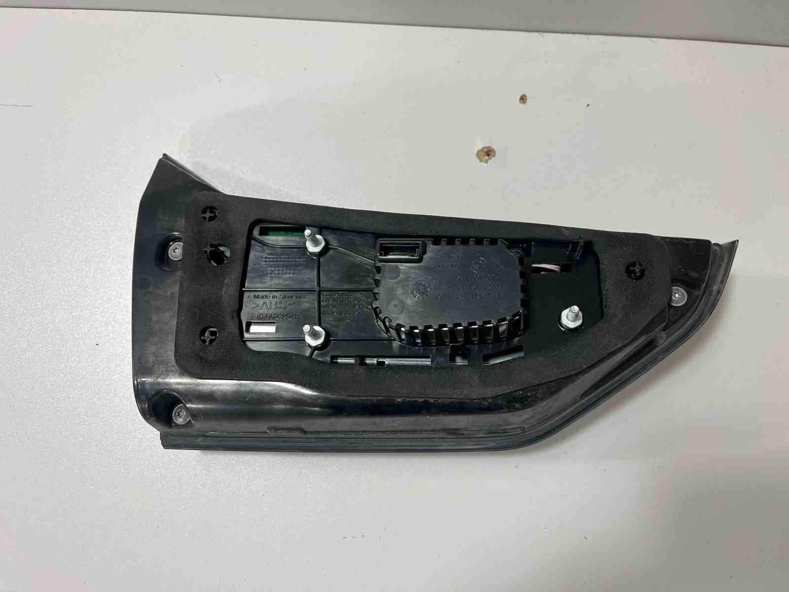 BMW 5 Series G30/G31 (2016-2023) Höger Baklucka Bakljus 8493830 32398413