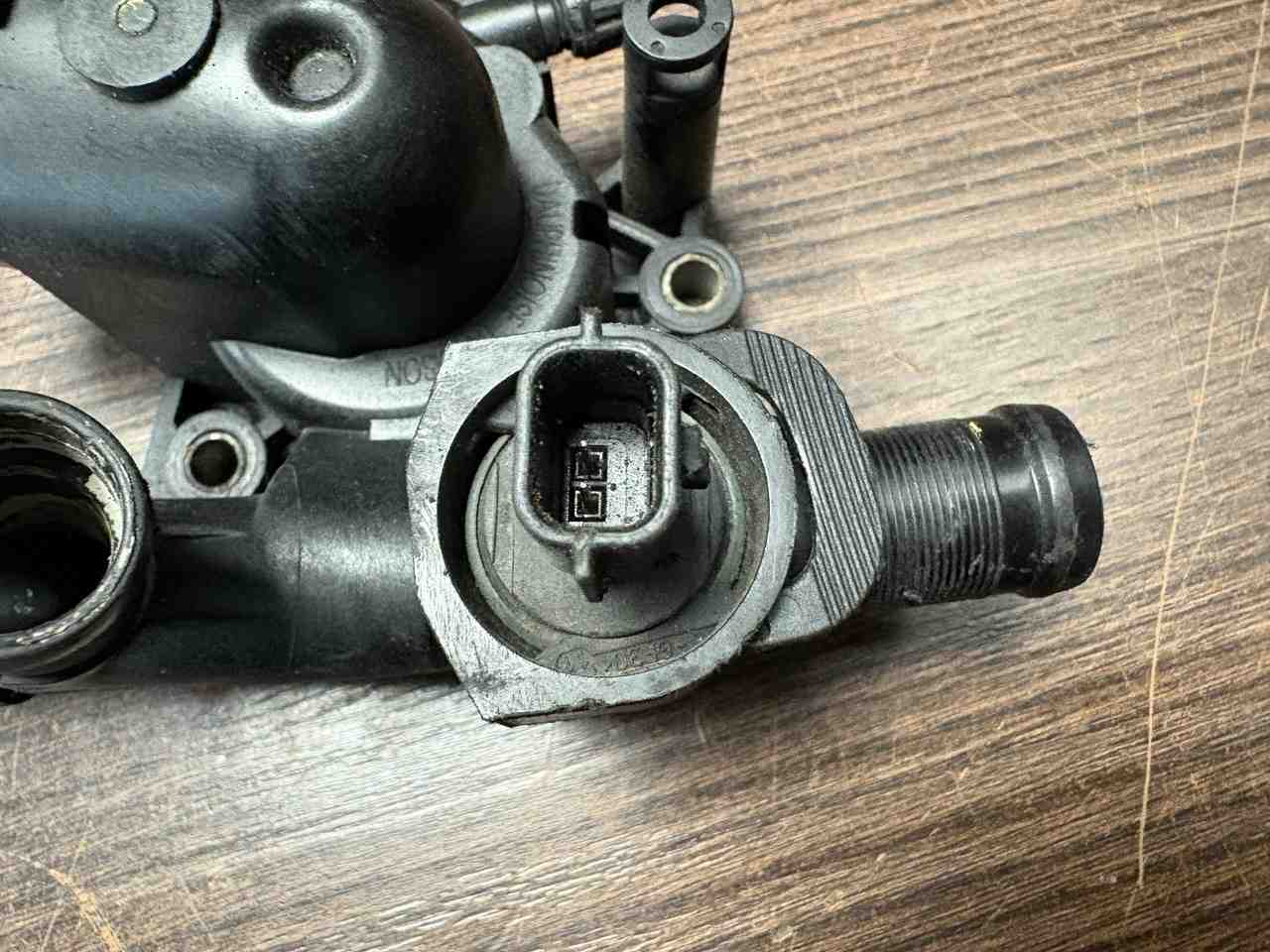 RENAULT Trafic 2 generation (2001-2015) Termostat 8200801567 32404649