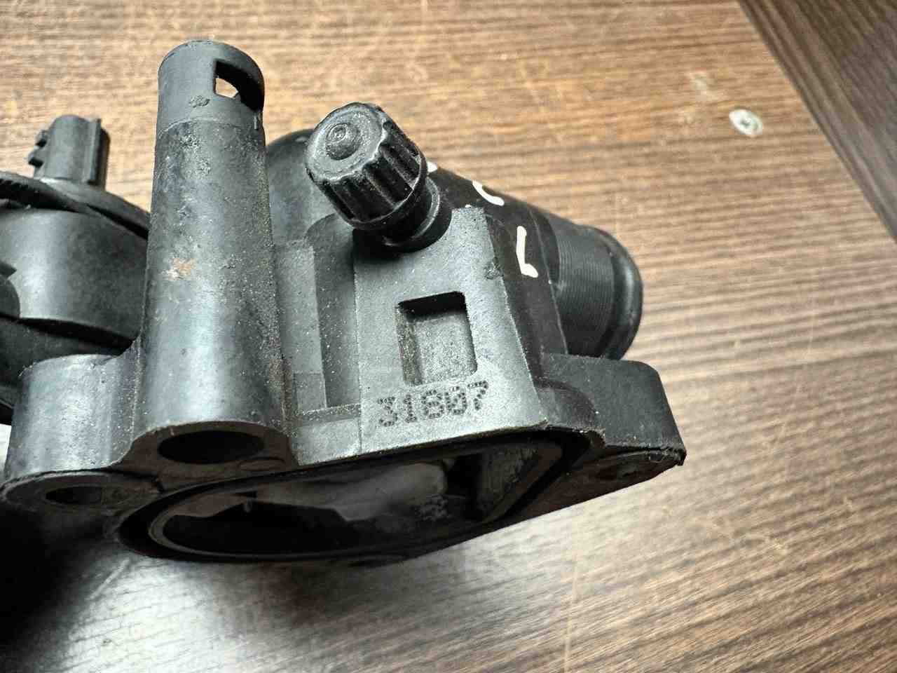 RENAULT Trafic 2 generation (2001-2015) Termostat 8200801567 32404649