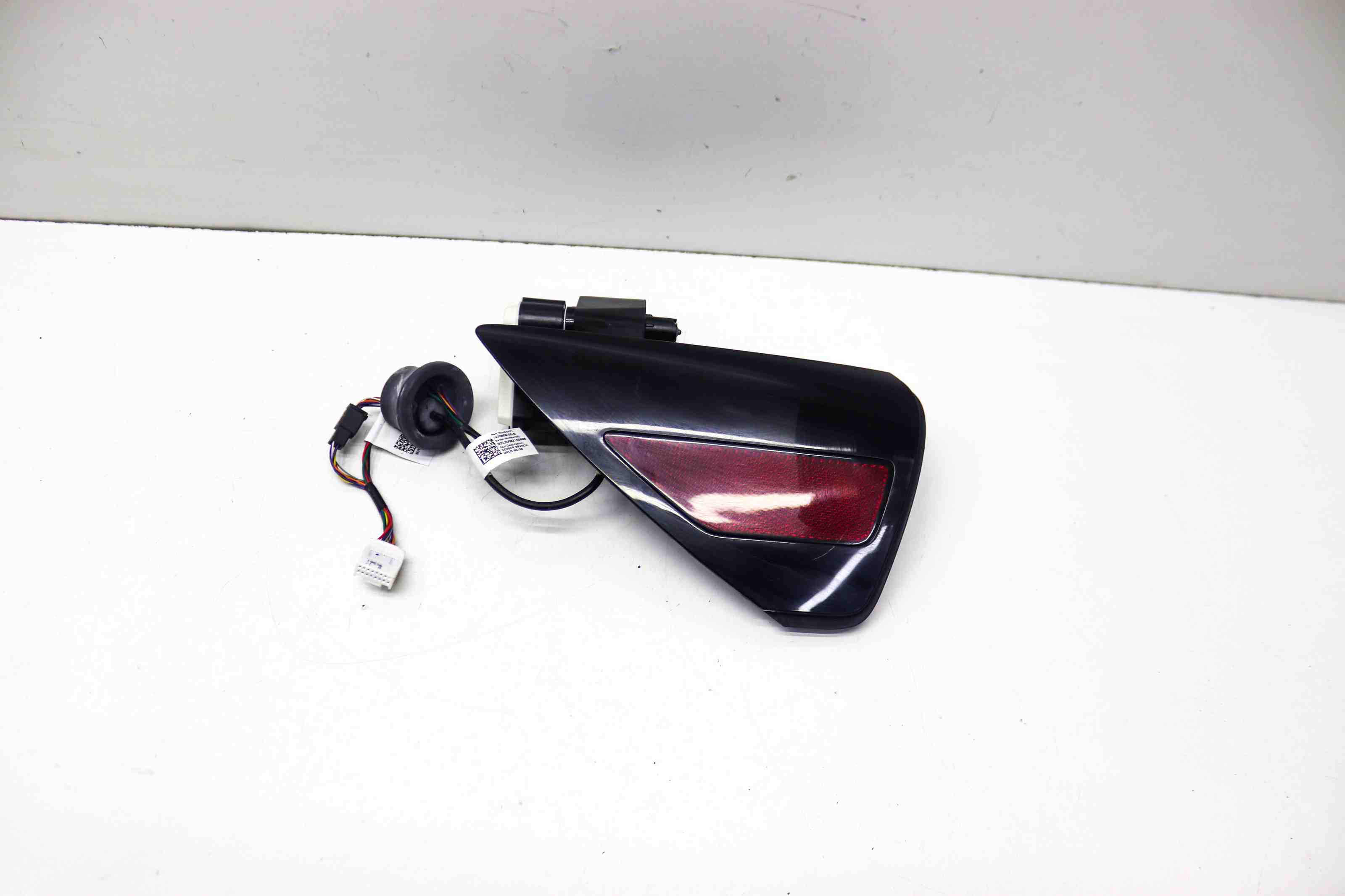TESLA Model 3 1 generation (2017-2024) Крышка бензобака 144605100E,147884400A,147660800B,147884000A 32397415