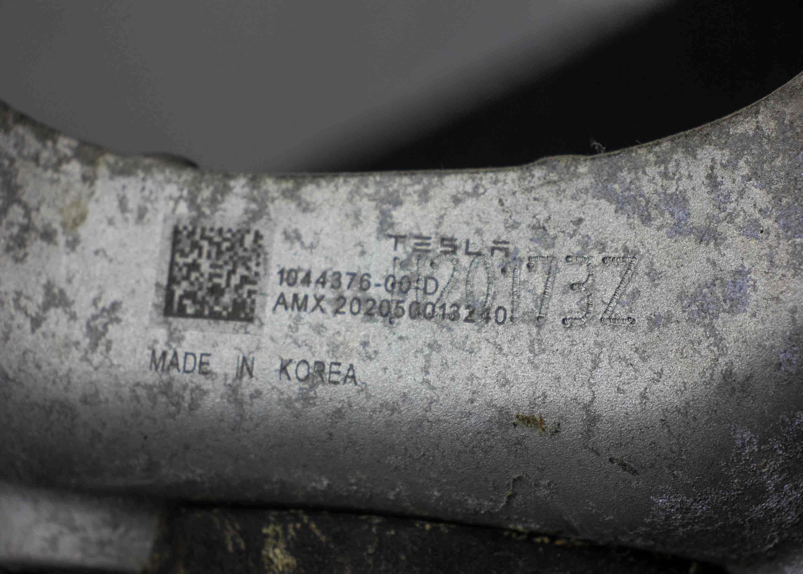 TESLA Model 3 1 generation (2017-2024) Aizmugurējā labā amortizatora kronšteins 104403700C,104437600D 32398684