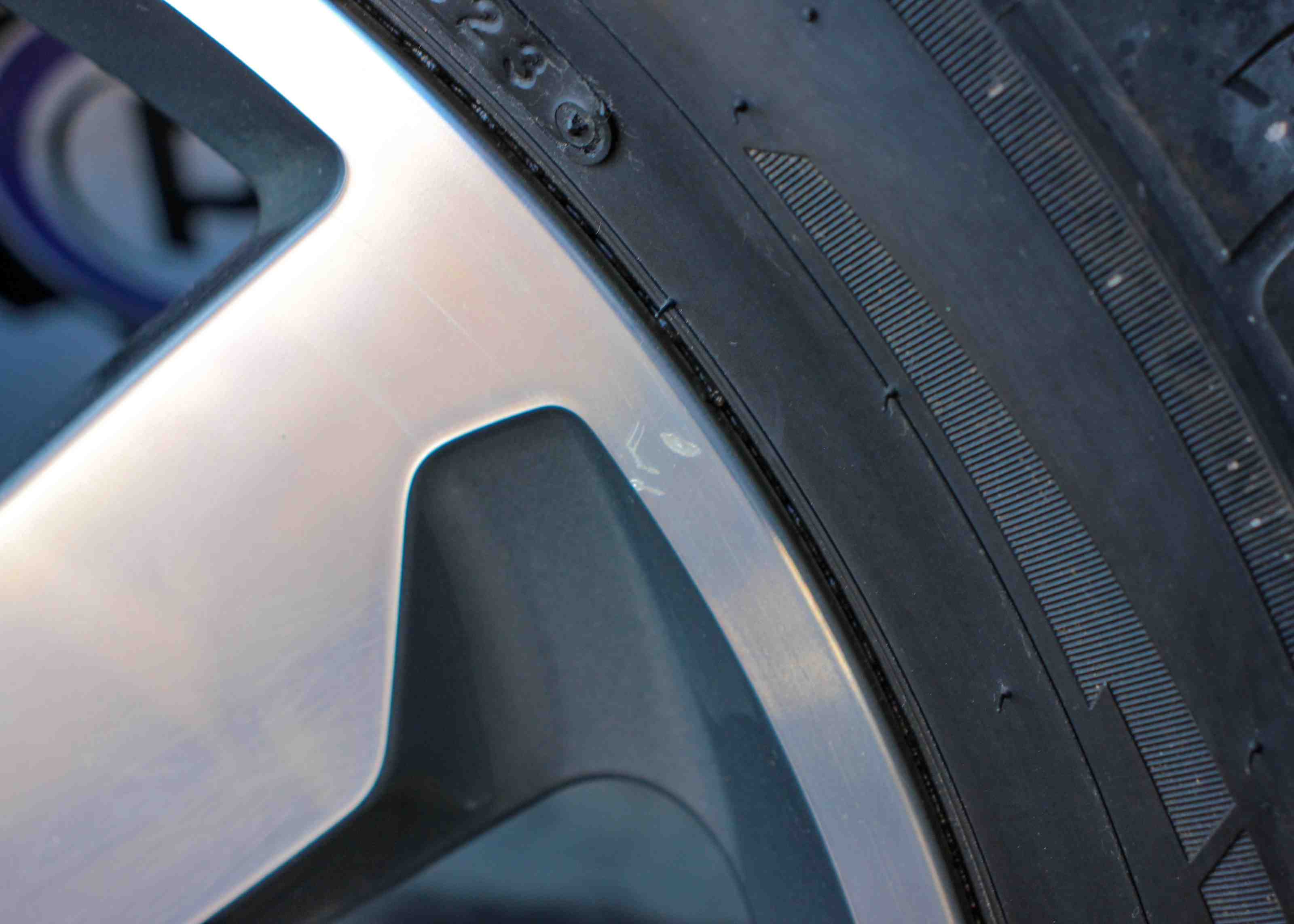 AUDI Q3 8U (2011-2020) Hjuluppsättning 8U0601025T 32402312