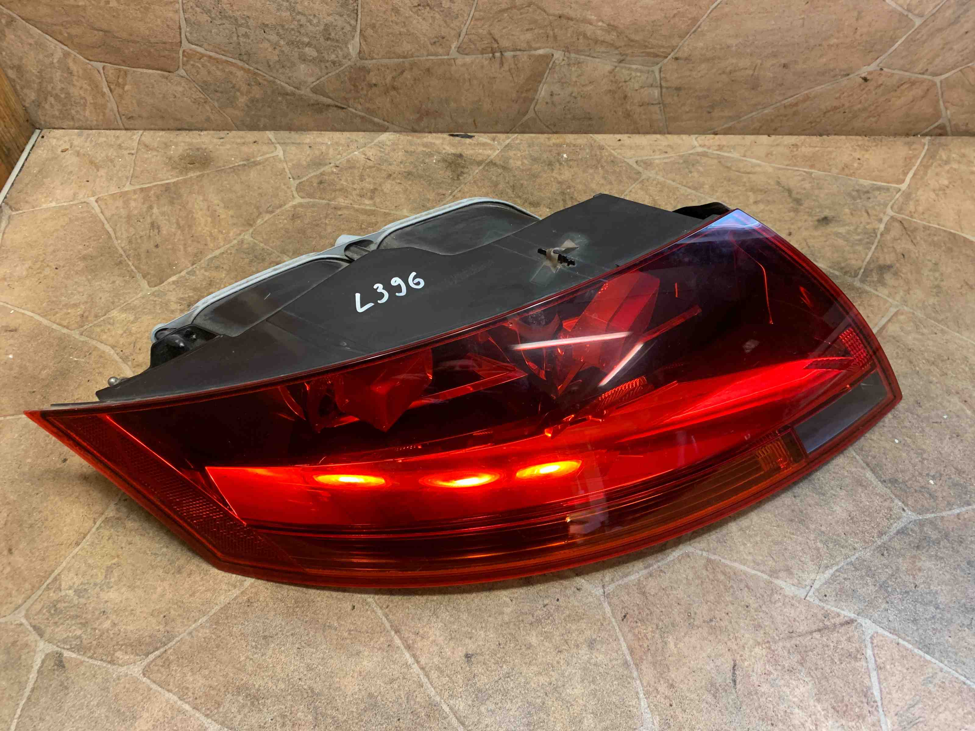 AUDI TT 8J (2006-2014) Aizmugurējais kreisais lukturis 8J0945095,8J0945095c 32396808