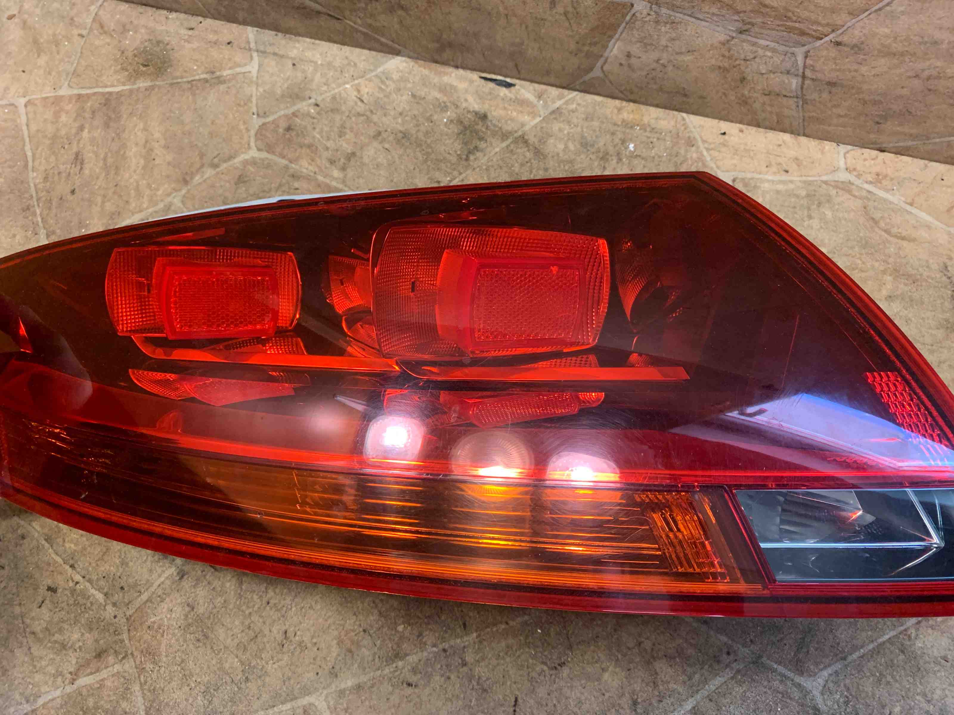 AUDI TT 8J (2006-2014) Aizmugurējais kreisais lukturis 8J0945095,8J0945095c 32396808