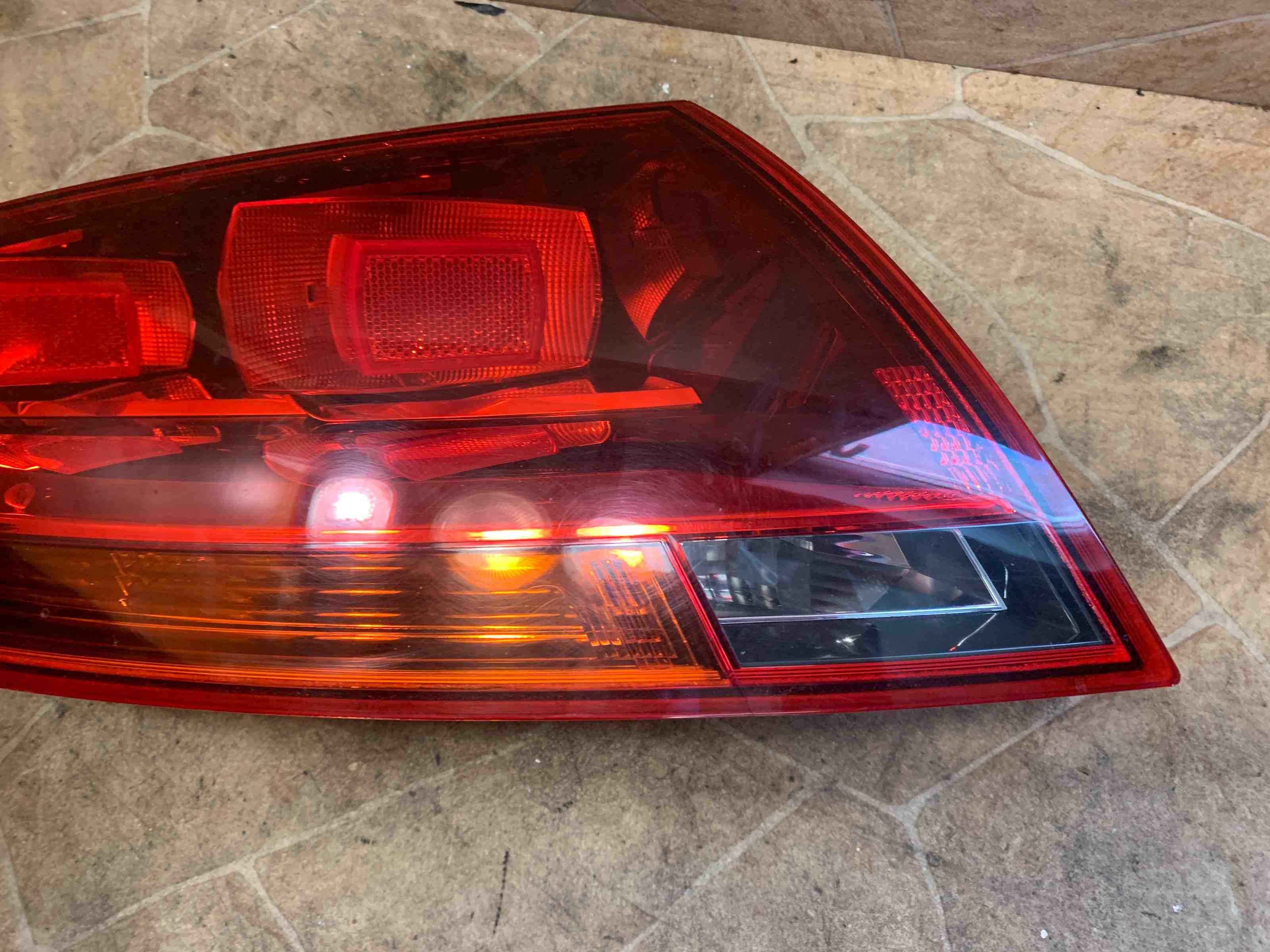 AUDI TT 8J (2006-2014) Aizmugurējais kreisais lukturis 8J0945095,8J0945095c 32396808
