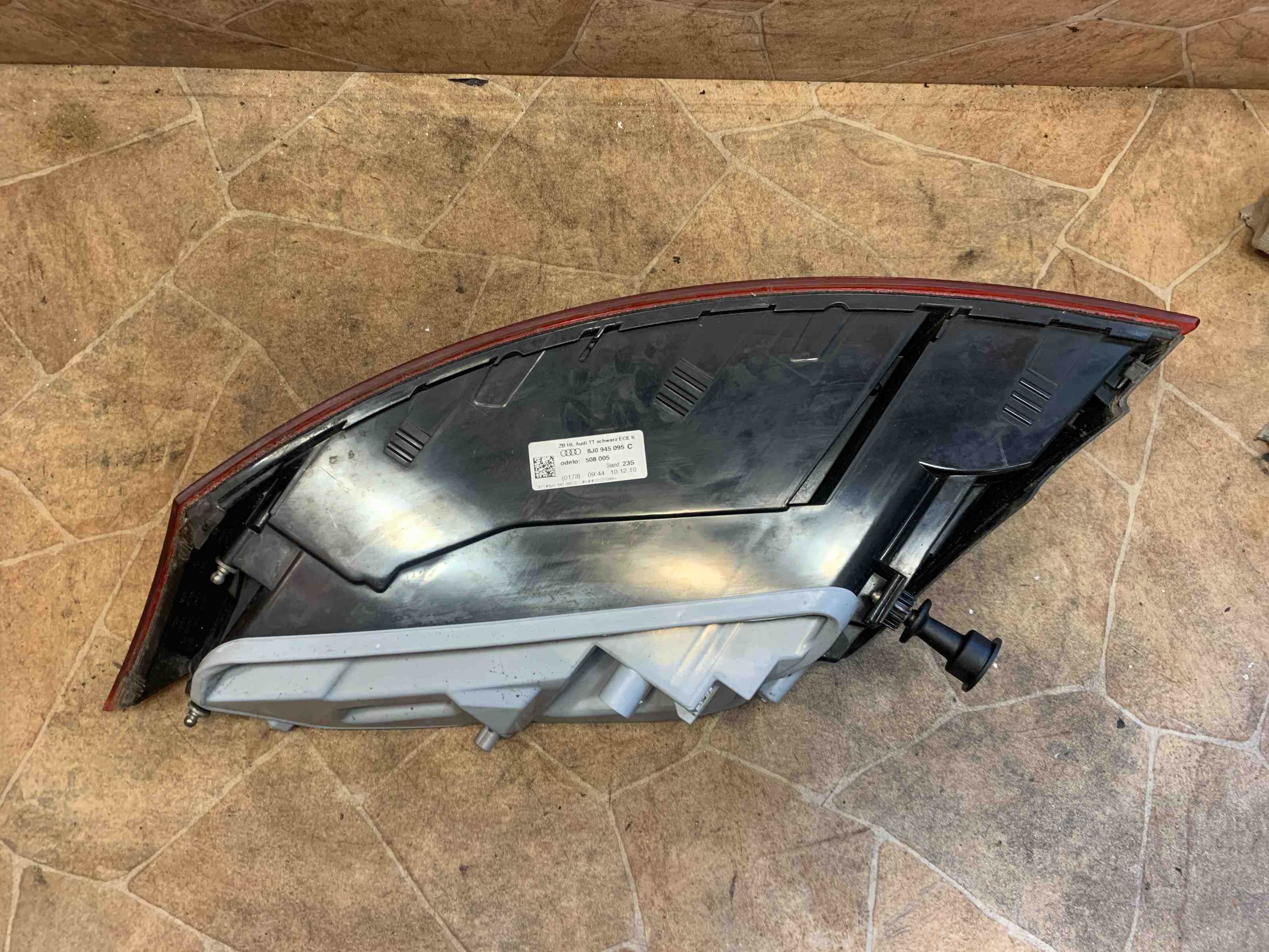 AUDI TT 8J (2006-2014) Aizmugurējais kreisais lukturis 8J0945095,8J0945095c 32396808