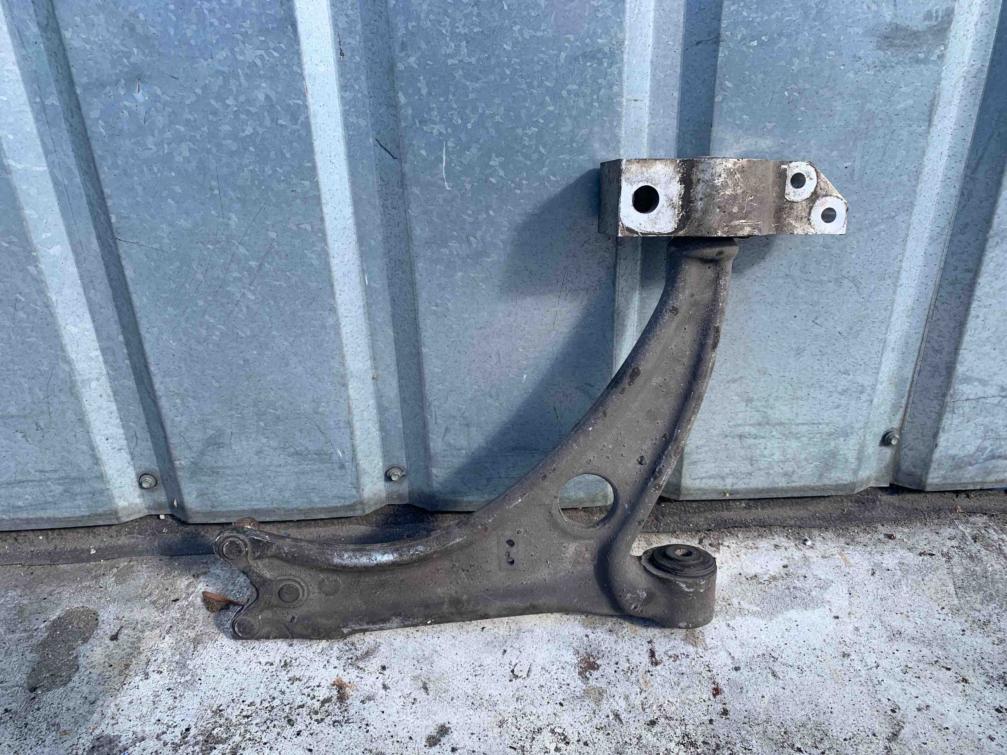 AUDI TT 8J (2006-2014) Främre höger arm 8j0407151d 32403619