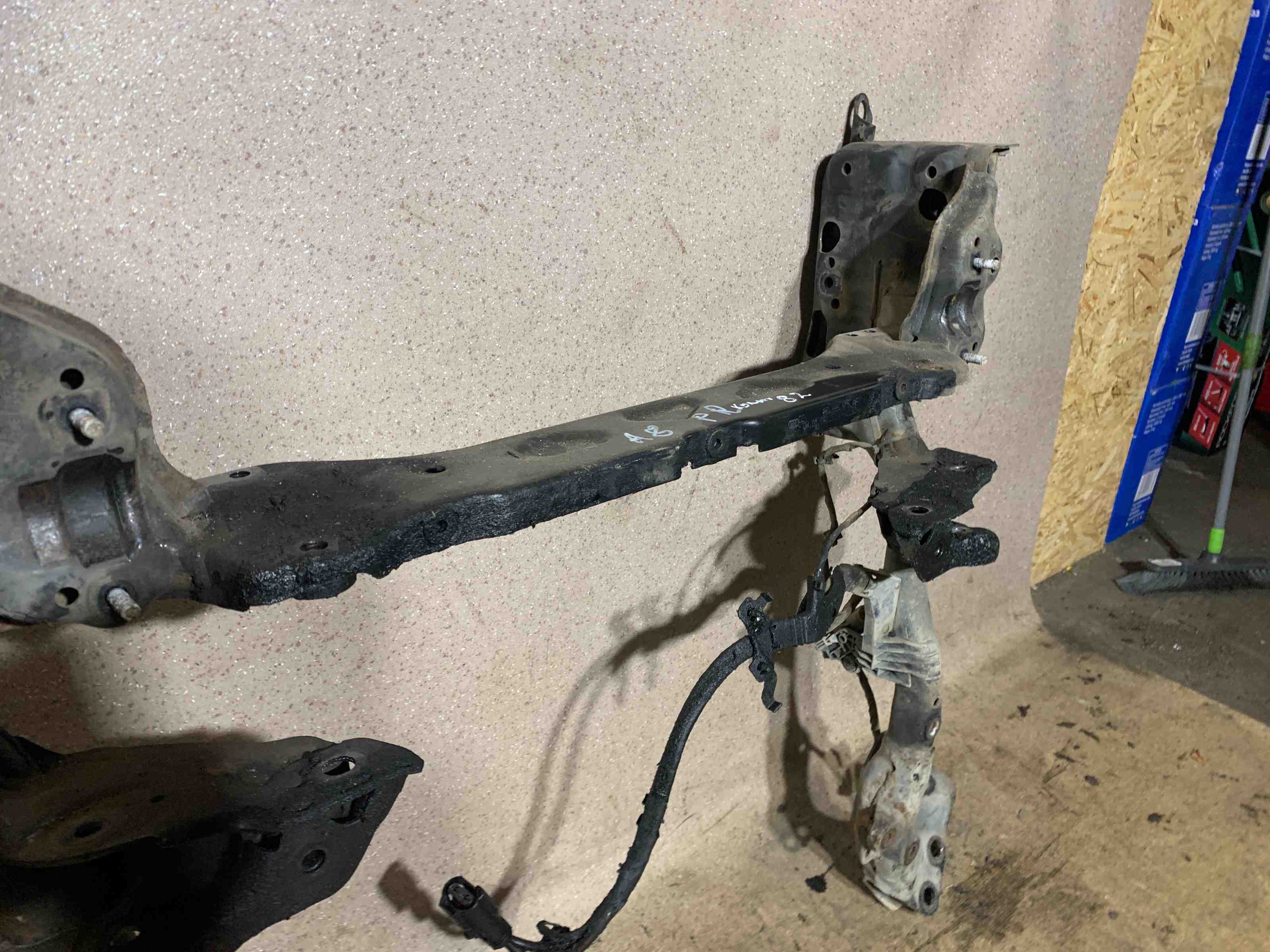 AUDI A8 D4/4H (2010-2018) Front Suspension Subframe 4H0399315 32469205