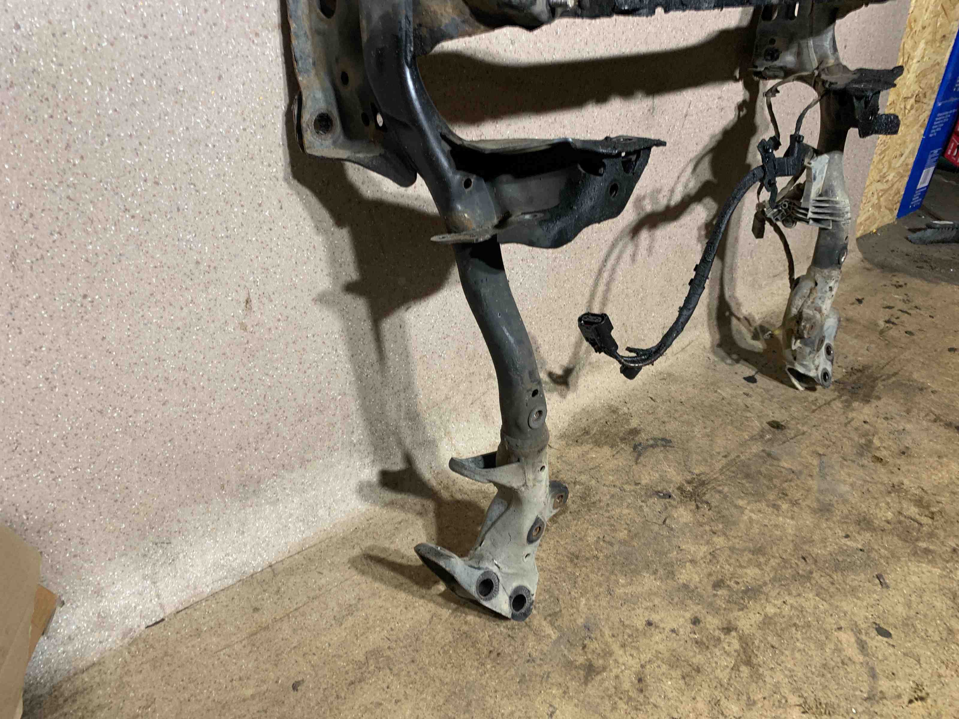 AUDI A8 D4/4H (2010-2018) Front Suspension Subframe 4H0399315 32469205