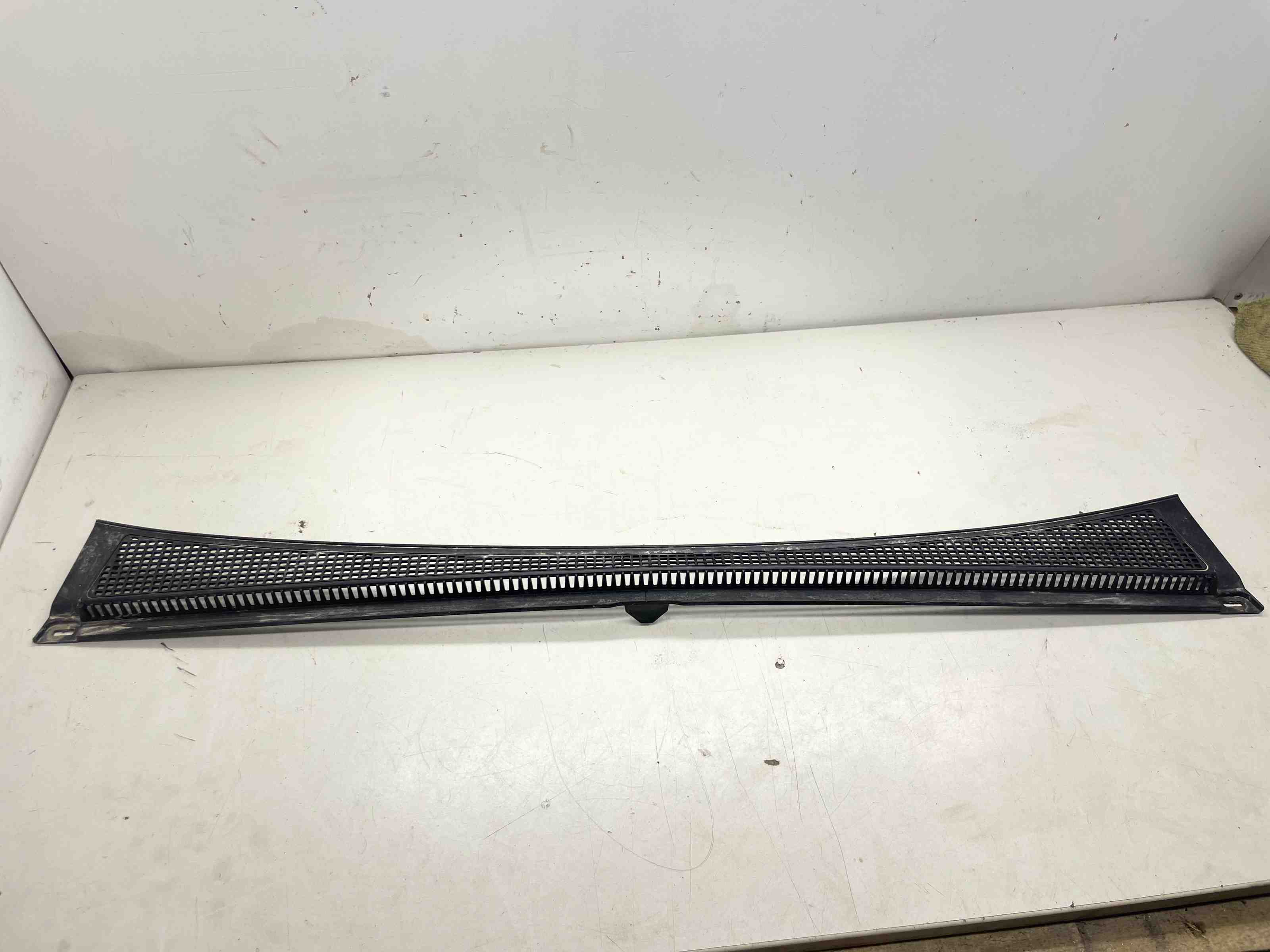 RENAULT Espace 5 generation (2015-2023) Etupyyhkijän kopan koristelista 668117583R 32448200