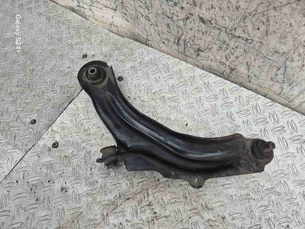 RENAULT Captur 1 generation (2013-2019) Front left curved fork 32416072