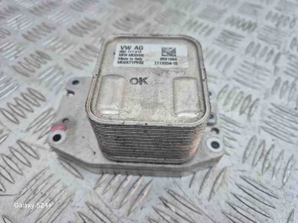 VOLKSWAGEN Polo 6 generation (2017-2024) Öljyjäähdytin 05C117013 32462984