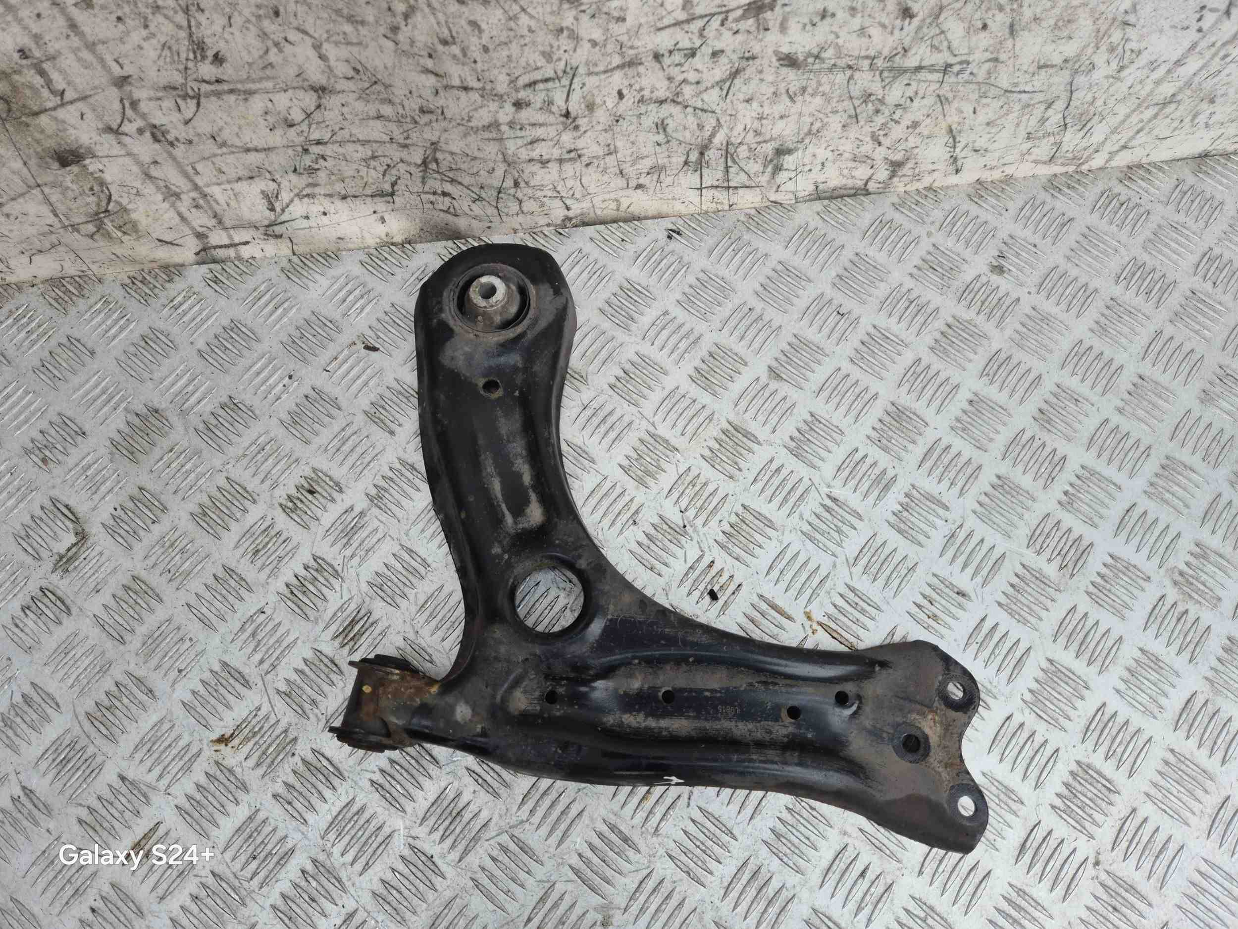 SKODA Rapid 2 generation (1985-2023) Передняя левая изогнутая вилка 6R0407151F 32568095