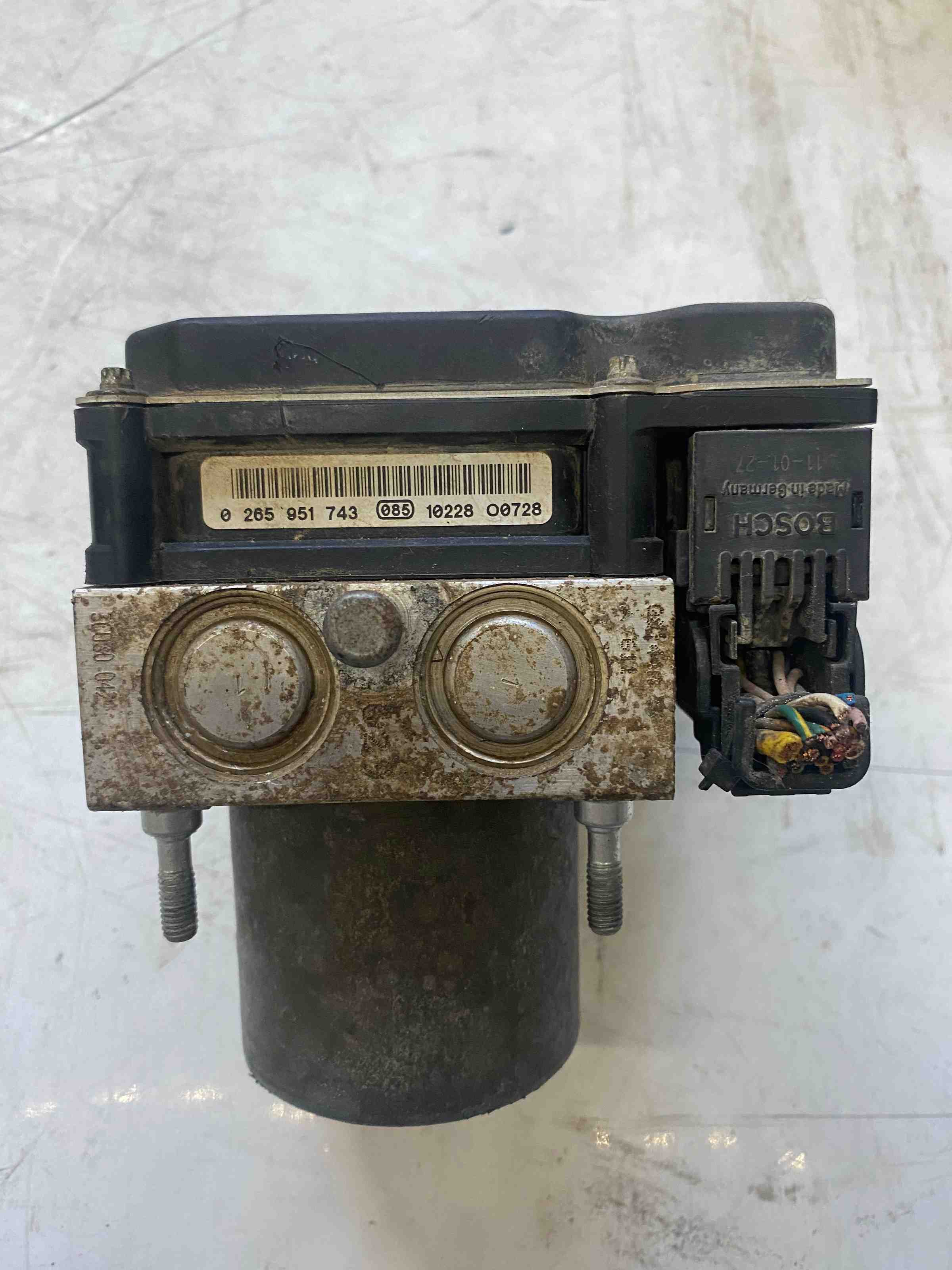 NISSAN Qashqai 1 generation (2007-2014) ABS Pump 0265951743 32403741