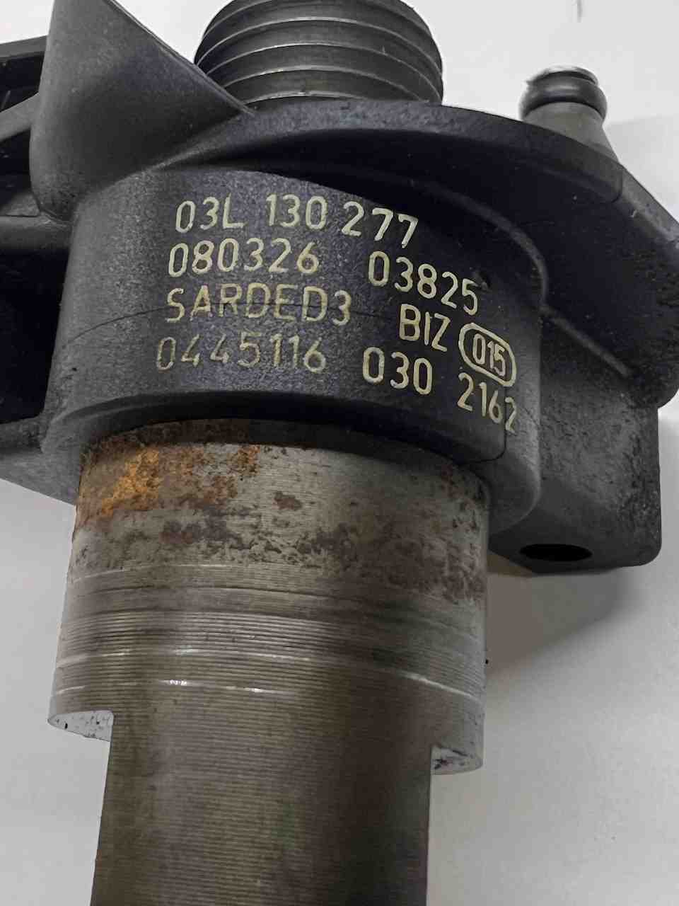 VOLKSWAGEN Passat B6 (2005-2010) Форсунка 03L130277 32398533