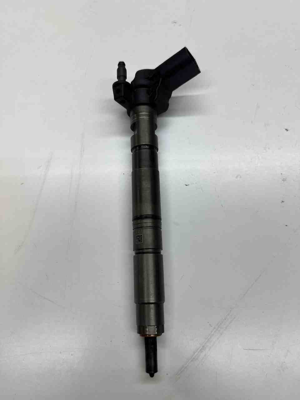 VOLKSWAGEN Passat B6 (2005-2010) Форсунка 03L130277 32398533
