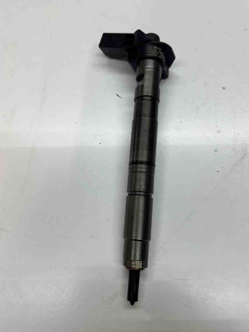VOLKSWAGEN Passat B6 (2005-2010) Форсунка 03L130277 32398552