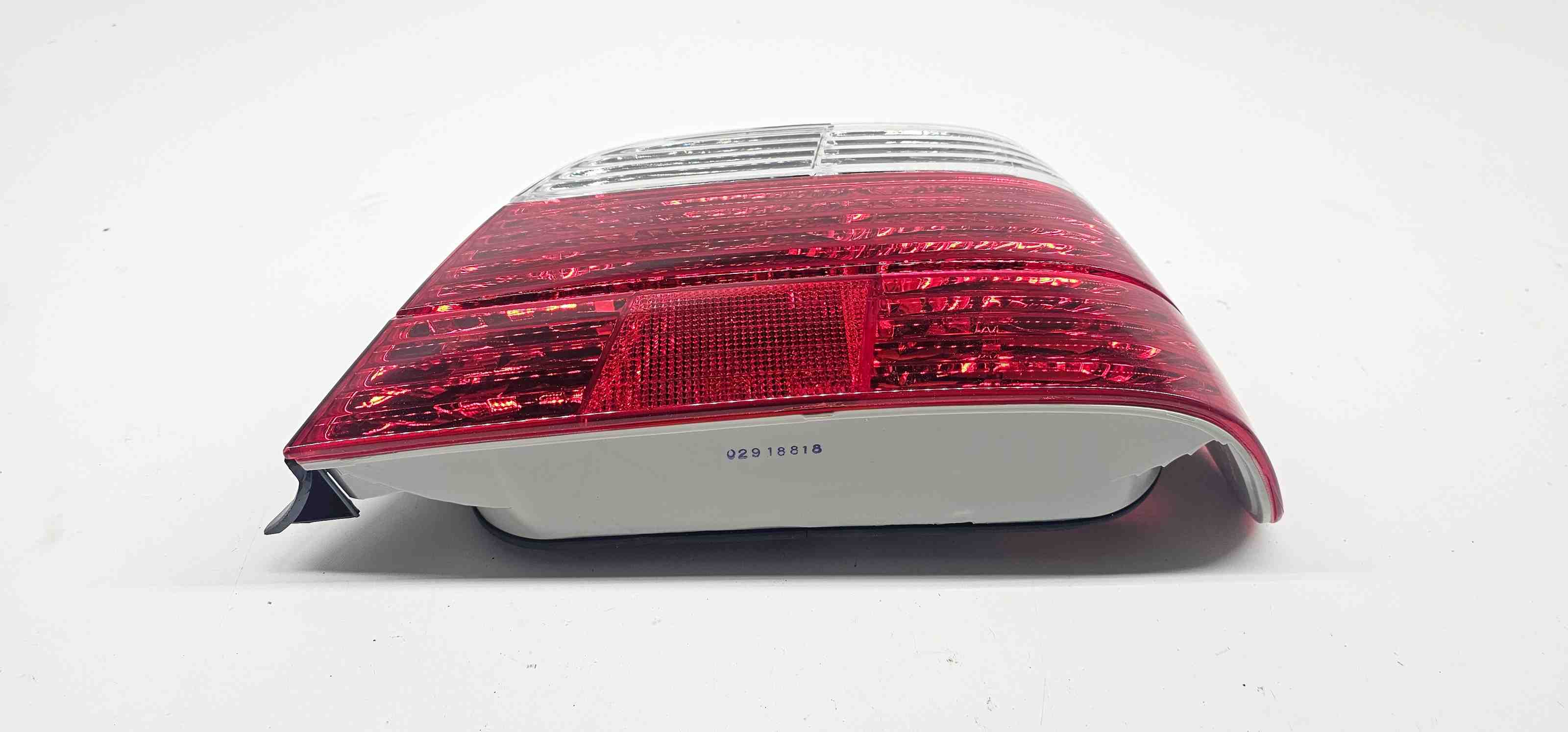 BMW 7 Series E38 (1994-2001) Bakre höger bakljuslampa SK161010795,8379114,084441920RF 32400260