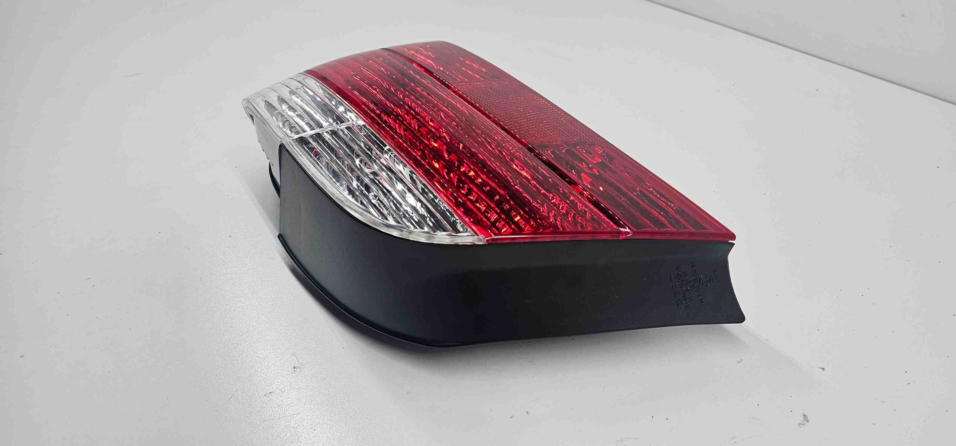 BMW 7 Series E38 (1994-2001) Bakre höger bakljuslampa SK161010795,8379114,084441920RF 32400260