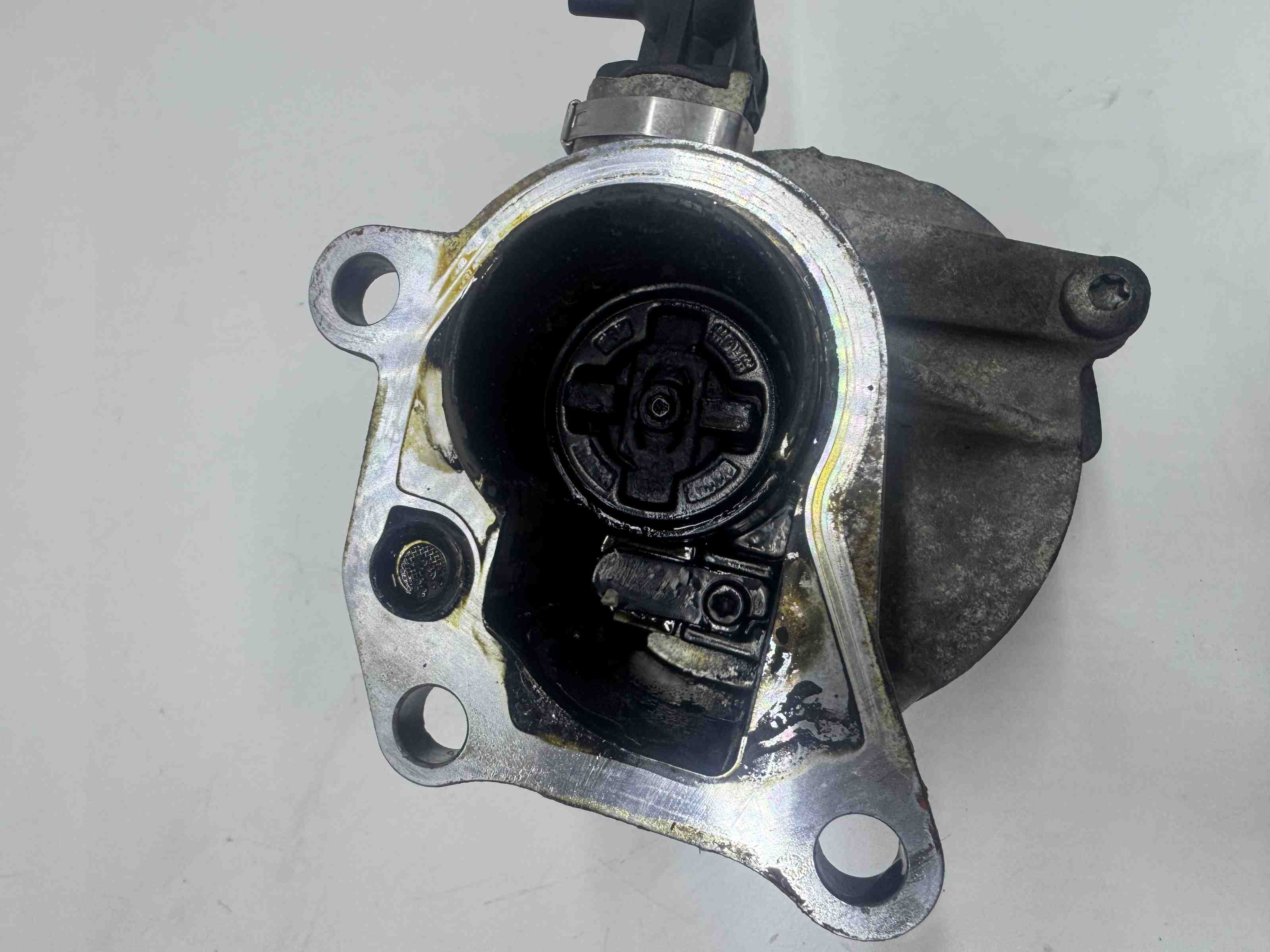 RENAULT Megane 2 generation (2002-2012) Vacuum Pump 0163322916 32410544