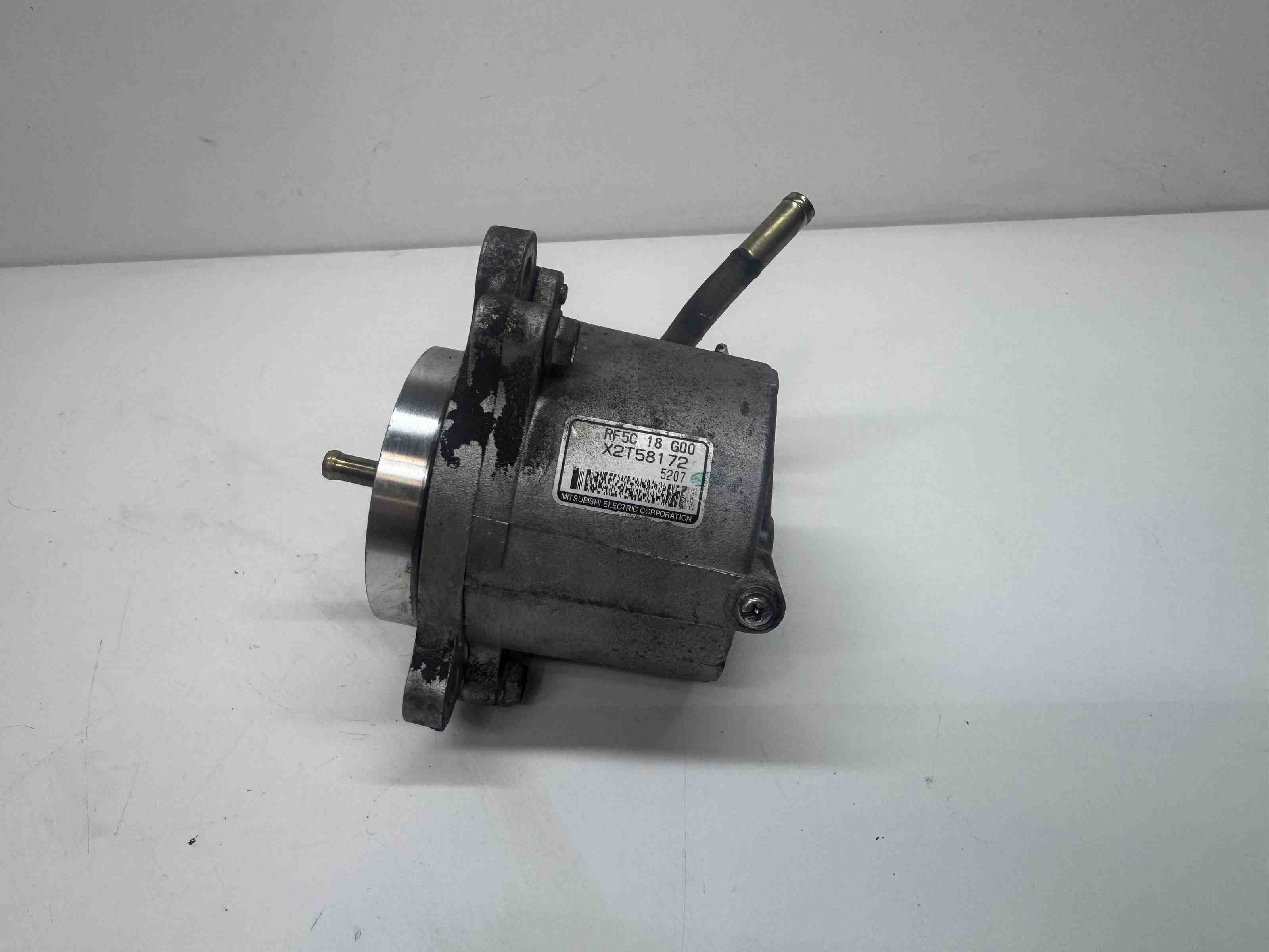 MAZDA 6 GG (2002-2007) Vacuum Pump RF5C18G00 32410725